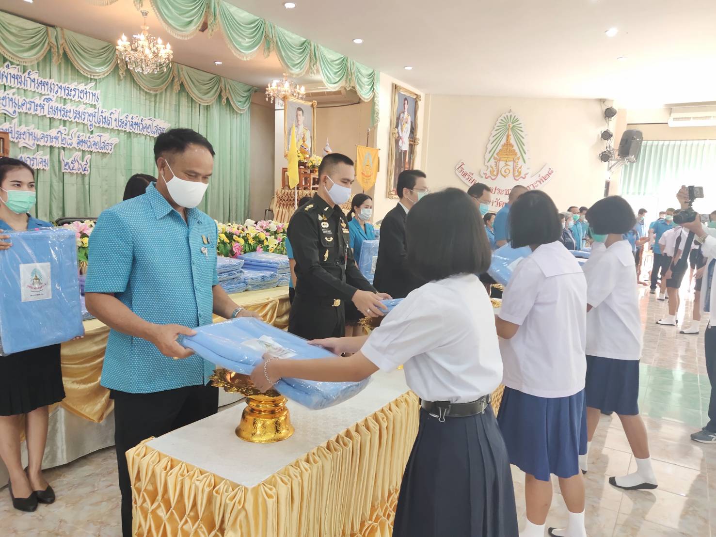 พจ.ยโสธร ร่วมพิธีมอบผ้าห่มกันหนาวพระราชทาน  ประจำปีงบประมาณ 2564