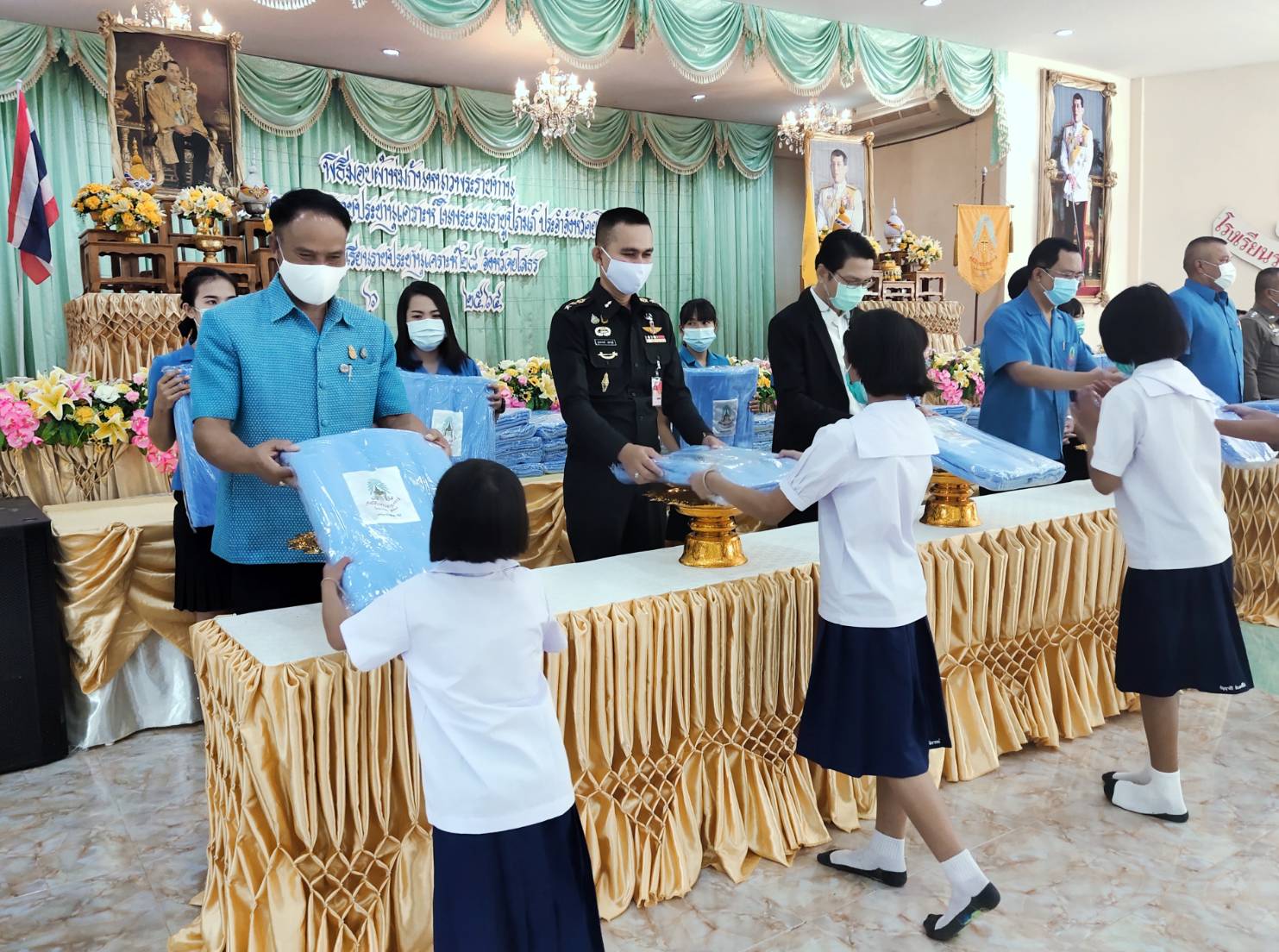 พจ.ยโสธร ร่วมพิธีมอบผ้าห่มกันหนาวพระราชทาน  ประจำปีงบประมาณ 2564