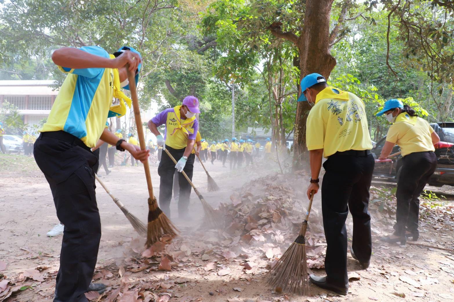 พช.ยโสธร ร่วมกิจกรรมจิตอาสาพัฒนา เนื่องในวันพ่อขุนรามคำแหงมหาราช ??