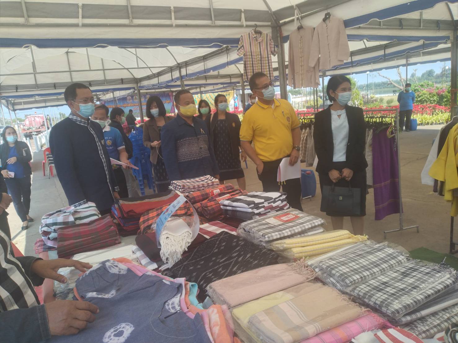 พช.ยโสธร ร่วมต้อนรับคณะผู้เข้าร่วมประชุมคณะกรรมการร่วมภาครัฐและเอกชนเพื่อแก้ไขปัญหาทางเศรษฐกิจของกลุ่มจังหวัด (กรอ.กลุ่มจังหวัด) สัญจร ที่วิมานพญาแถน