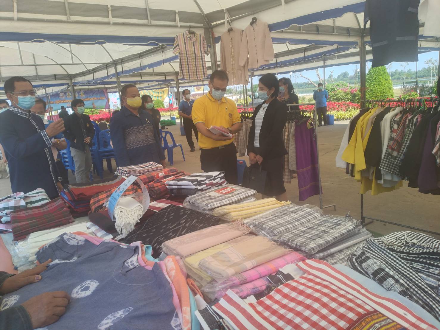 พช.ยโสธร ร่วมต้อนรับคณะผู้เข้าร่วมประชุมคณะกรรมการร่วมภาครัฐและเอกชนเพื่อแก้ไขปัญหาทางเศรษฐกิจของกลุ่มจังหวัด (กรอ.กลุ่มจังหวัด) สัญจร ที่วิมานพญาแถน