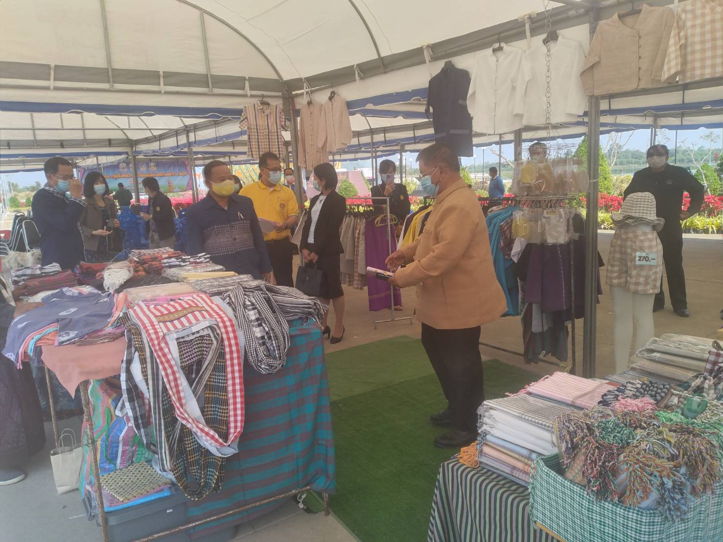 พช.ยโสธร ร่วมต้อนรับคณะผู้เข้าร่วมประชุมคณะกรรมการร่วมภาครัฐและเอกชนเพื่อแก้ไขปัญหาทางเศรษฐกิจของกลุ่มจังหวัด (กรอ.กลุ่มจังหวัด) สัญจร ที่วิมานพญาแถน