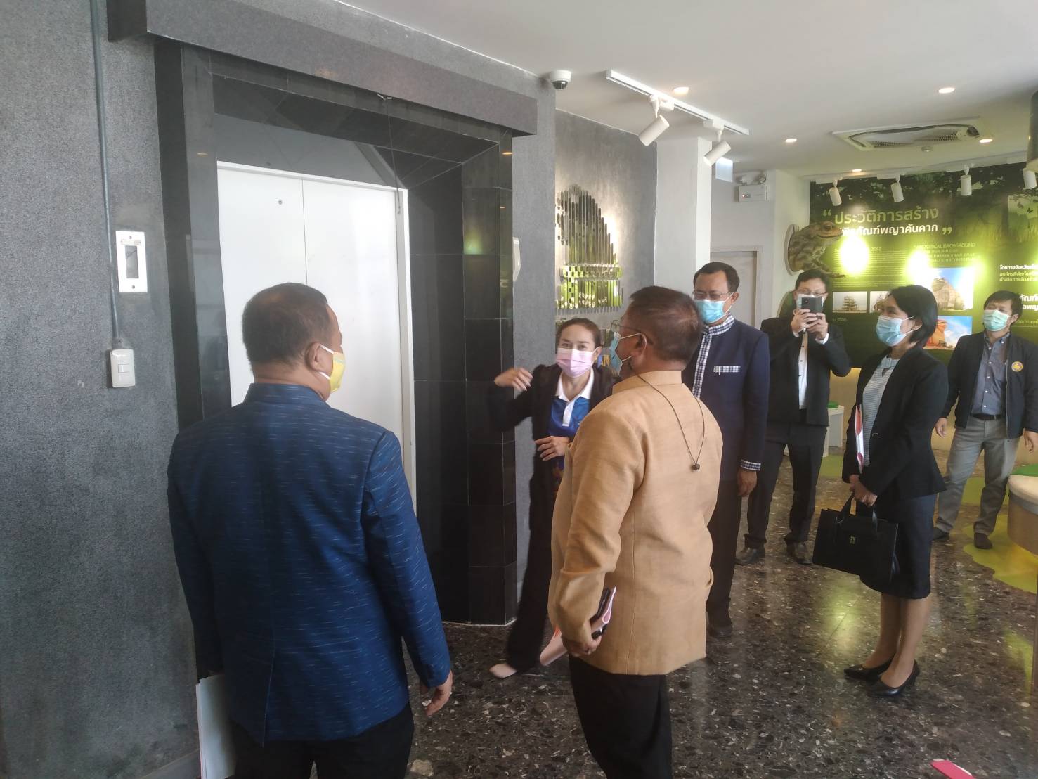 พช.ยโสธร ร่วมต้อนรับคณะผู้เข้าร่วมประชุมคณะกรรมการร่วมภาครัฐและเอกชนเพื่อแก้ไขปัญหาทางเศรษฐกิจของกลุ่มจังหวัด (กรอ.กลุ่มจังหวัด) สัญจร ที่วิมานพญาแถน