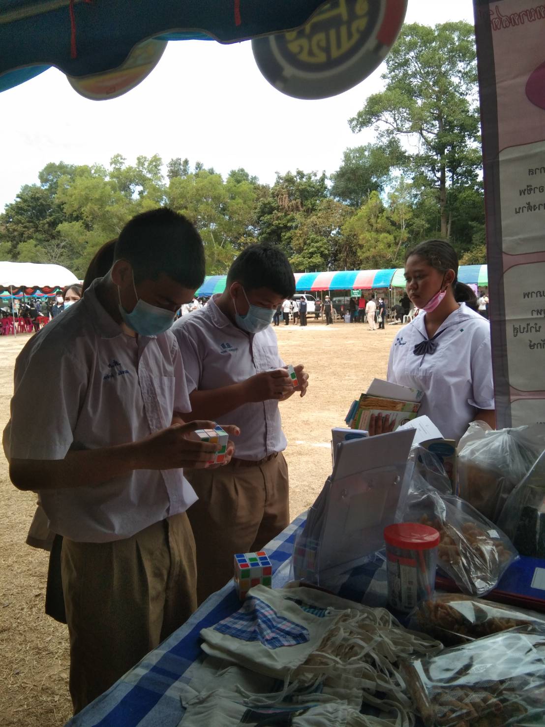 พจ.ยโสธร ร่วมกิจกรรมหน่วยแพทย์อาสาสมเด็จพระศรีนครินทราบรมราชชนนี (พอ.สว.) ร่วมกับ โครงการจังหวัดเคลื่อนที่ “เพิ่มรอยยิ้ม เติมความสุข ให้คนยโสธร” ครั้งที่ 4 ประจำปีงบประมาณ พ.ศ. 2564 จ.ยโสธร