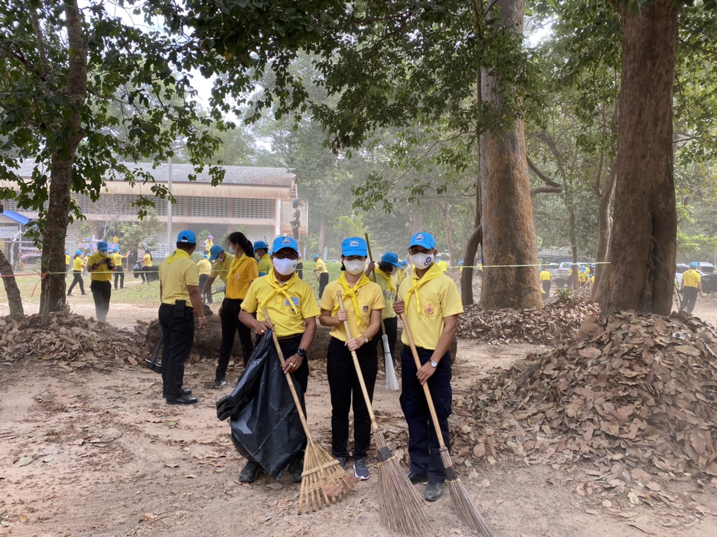 พช.ยโสธร ร่วมกิจกรรมจิตอาสาพัฒนา เนื่องในวันพ่อขุนรามคำแหงมหาราช ??