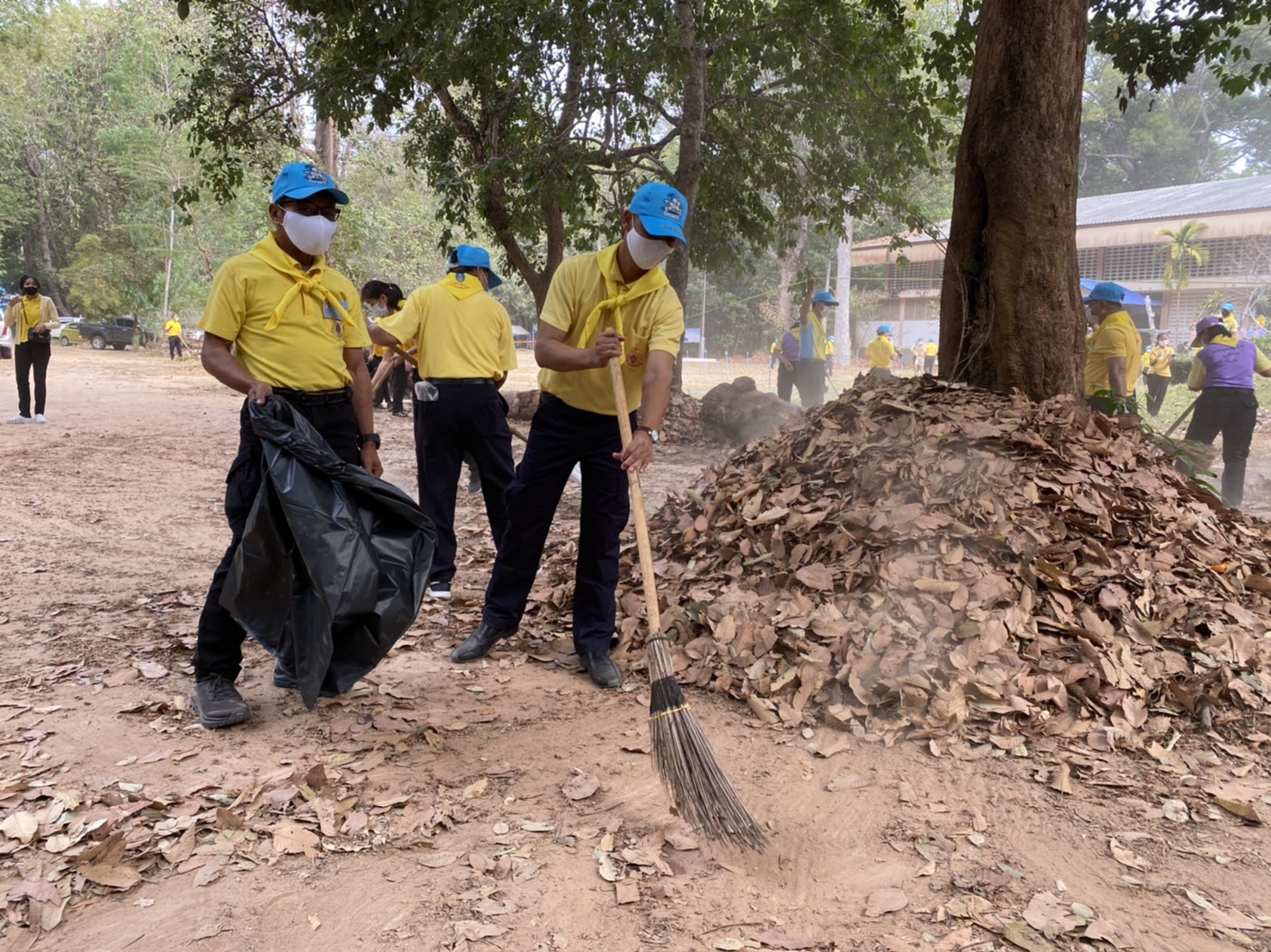 พช.ยโสธร ร่วมกิจกรรมจิตอาสาพัฒนา เนื่องในวันพ่อขุนรามคำแหงมหาราช ??