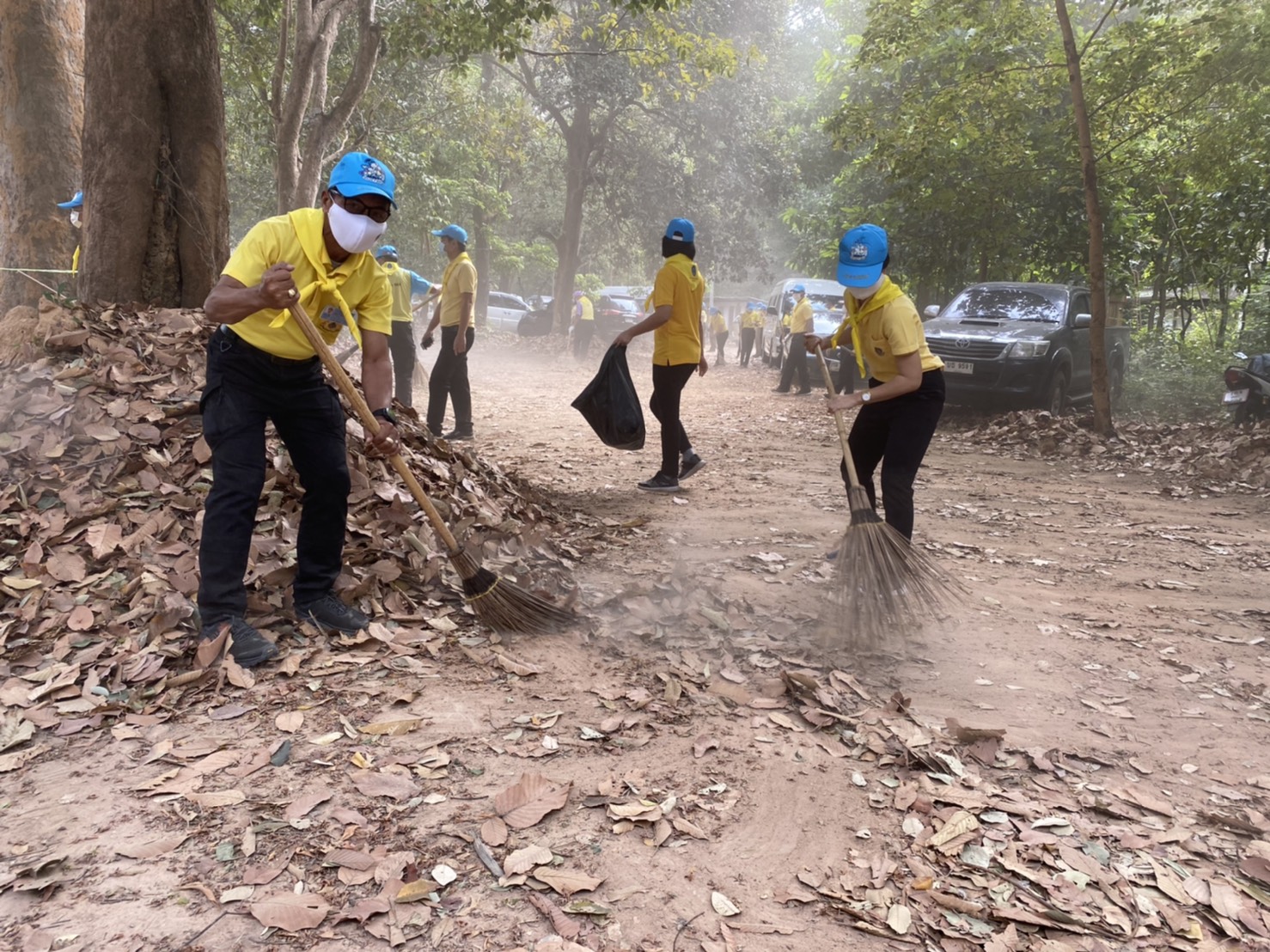 พช.ยโสธร ร่วมกิจกรรมจิตอาสาพัฒนา เนื่องในวันพ่อขุนรามคำแหงมหาราช ??