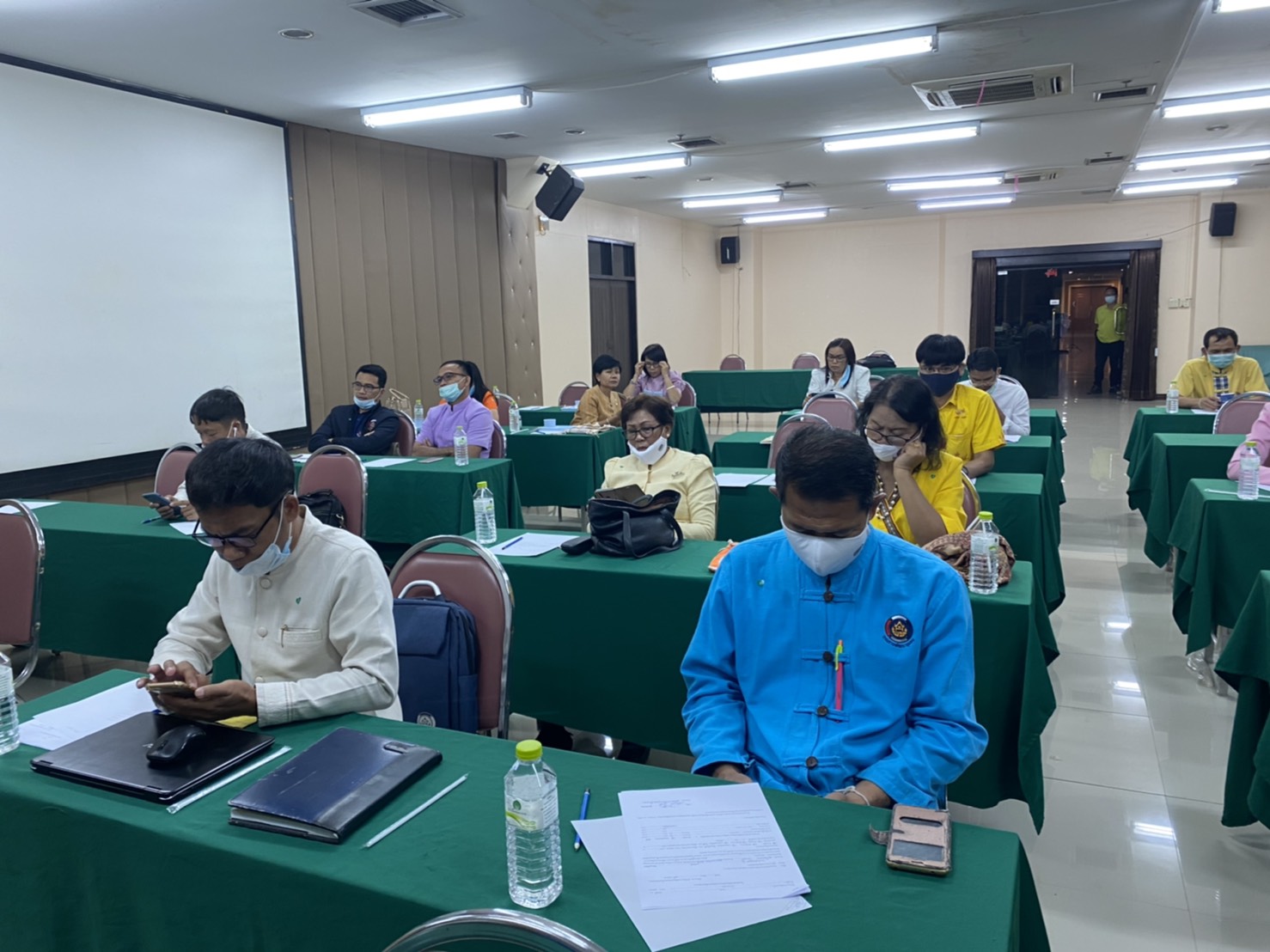 พช.ยโสธร ร่วมรับฟังการบรรยายโครงการฝึกอบรมพัฒนากรระหว่างประจำการ ด้านบริหารการเปลี่ยนแปลง ประจำปีงบประมาณ พ.ศ. 2564