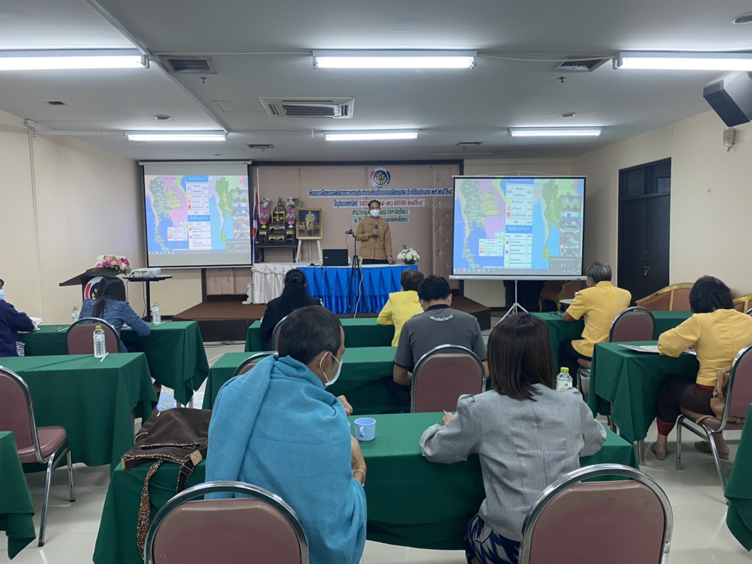 พจ.ยโสธร ร่วมรับฟังการบรรยายและพบปะผู้เข้าร่วมอบรมตามโครงการฝึกอบรมพัฒนากรระหว่างประจำการ ด้านบริหารการเปลี่ยนแปลง