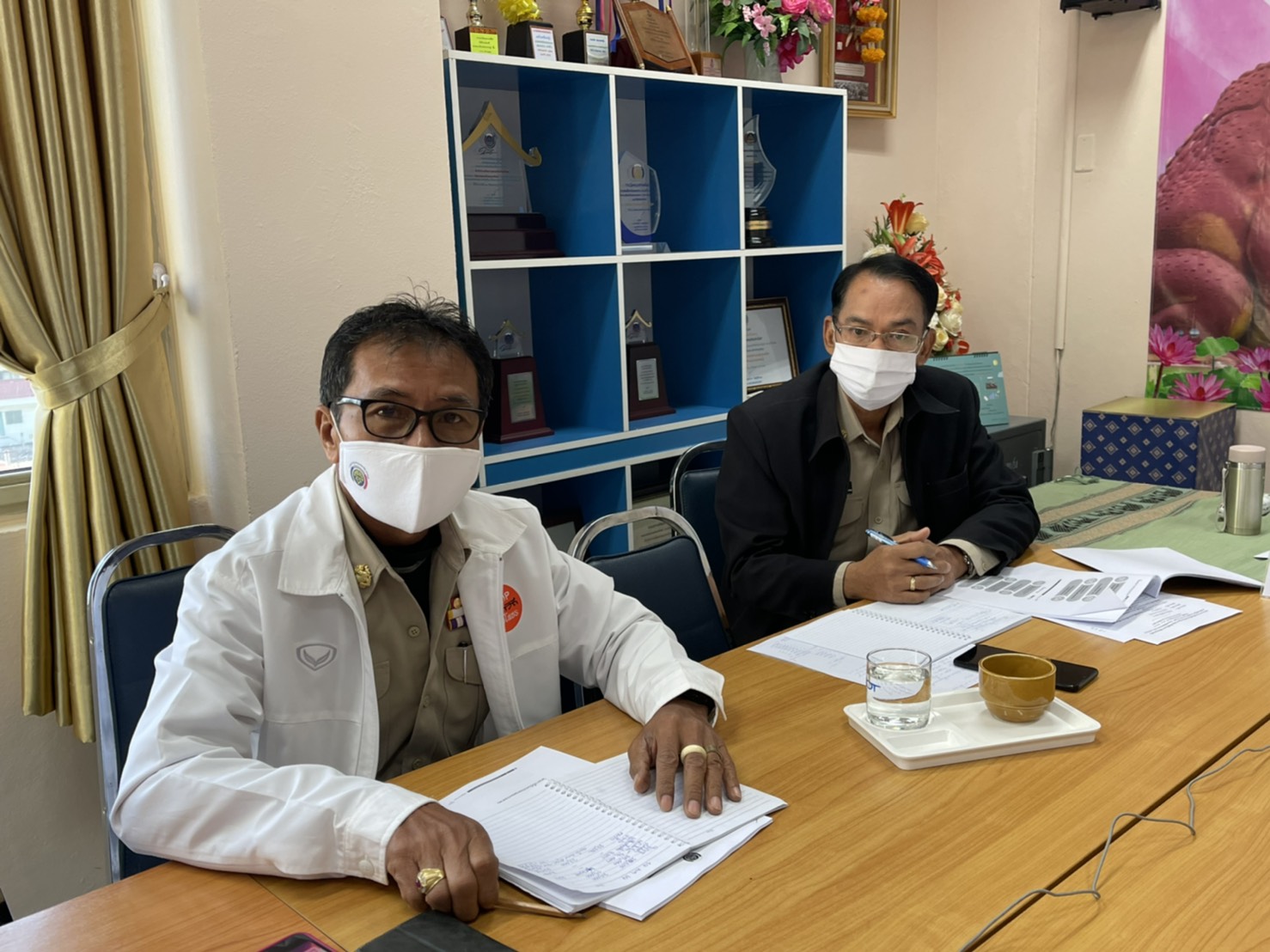 พช.ยโสธร ร่วมประชุมขับเคลื่อนการดำเนินงานโครงการพัฒนาพื้นที่ต้นแบบการพัฒนาคุณภาพชีวิตตามหลักทฤษฎีใหม่ ประยุกต์สู่  “โคก หนอง นา โมเดล” ผ่านระบบวีดิทัศน์ทางไกล  (Video Conference)