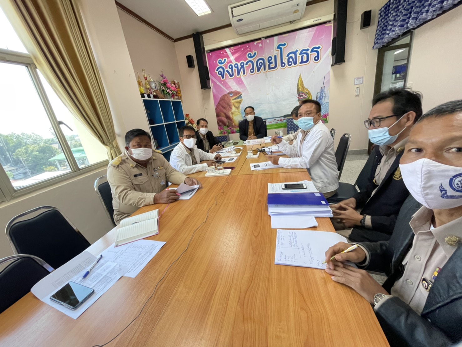 พช.ยโสธร ร่วมประชุมขับเคลื่อนการดำเนินงานโครงการพัฒนาพื้นที่ต้นแบบการพัฒนาคุณภาพชีวิตตามหลักทฤษฎีใหม่ ประยุกต์สู่  “โคก หนอง นา โมเดล” ผ่านระบบวีดิทัศน์ทางไกล  (Video Conference)