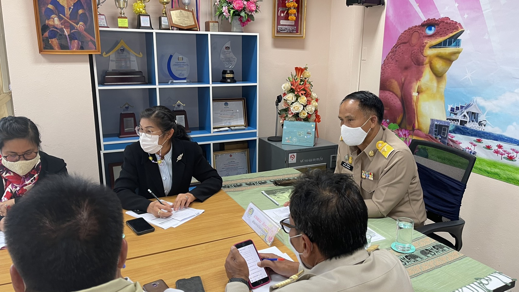 พช.ยโสธร ร่วมกับ สนง.คลังจ.ยโสธร ร่วมปรึกษาหารือแนวทาง การพัฒนาผู้ประกอบการ OTOP และ “โคก หนอง นา โมเดล” จ.ยโสธร