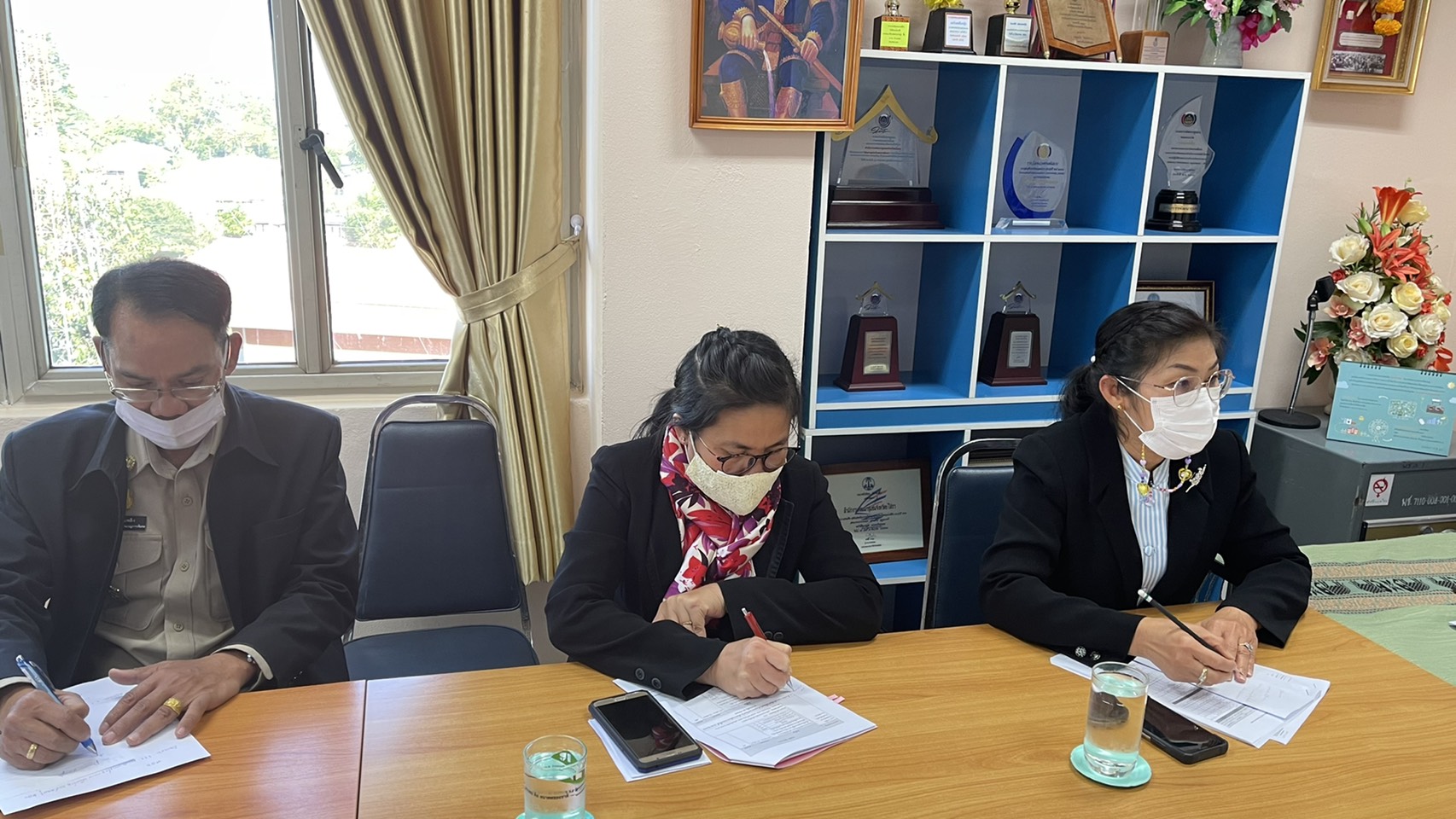 พช.ยโสธร ร่วมกับ สนง.คลังจ.ยโสธร ร่วมปรึกษาหารือแนวทาง การพัฒนาผู้ประกอบการ OTOP และ “โคก หนอง นา โมเดล” จ.ยโสธร