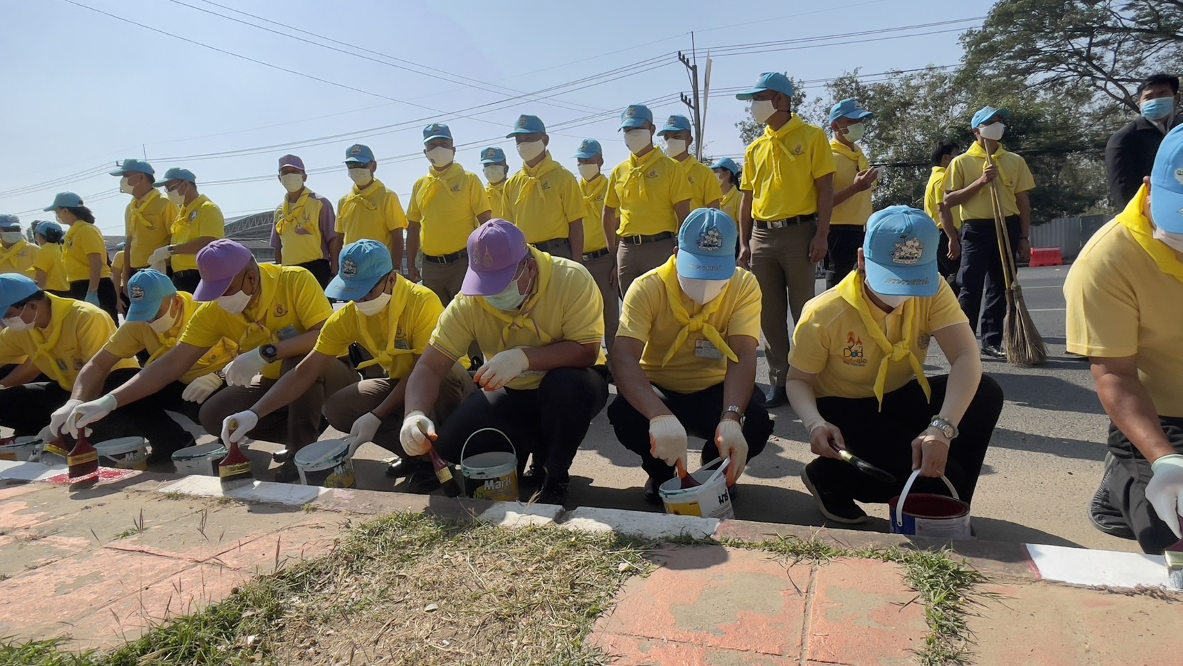 พจ.ยโสธร ร่วมกิจกรรมจิตอาสาพัฒนา ดูแล บำรุง รักษาถนน โครงการ  “1 จังหวัด 1 ถนนเฉลิมพระเกียรติ” เนื่องในวันสมเด็จพระนเรศวรมหาราช