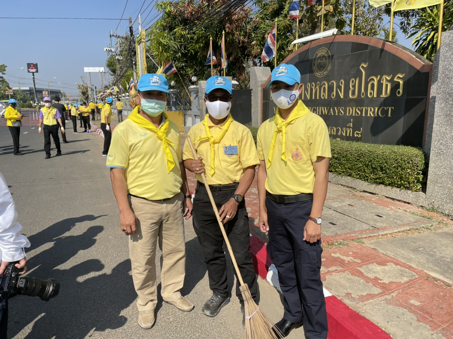 พจ.ยโสธร ร่วมกิจกรรมจิตอาสาพัฒนา ดูแล บำรุง รักษาถนน โครงการ  “1 จังหวัด 1 ถนนเฉลิมพระเกียรติ” เนื่องในวันสมเด็จพระนเรศวรมหาราช