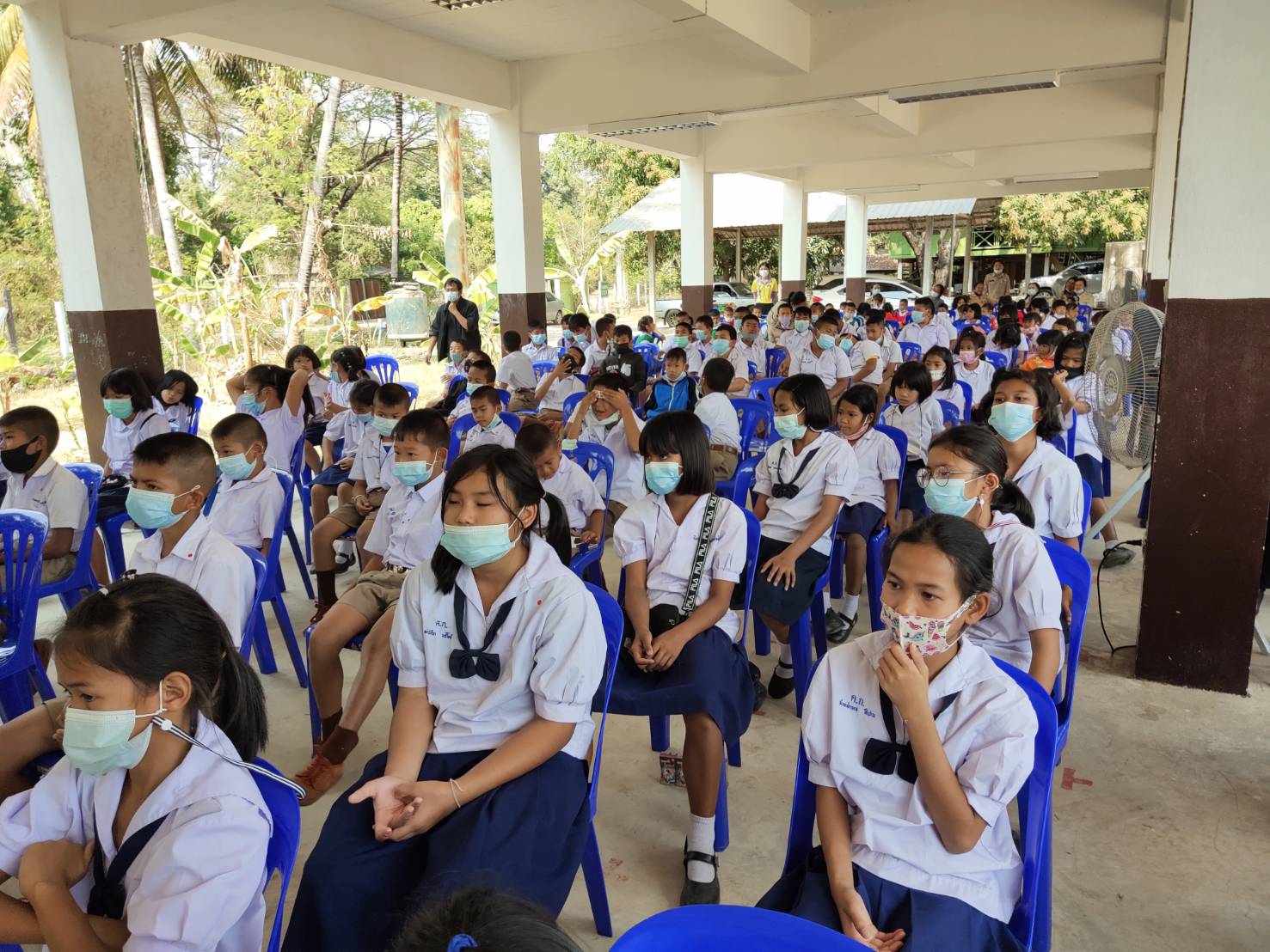 พจ.ยโสธร พจ.ยโสธร ร่วมกิจกรรม “ปันน้ำใจ เพื่อน้องในพื้นที่ห่างไกล” ครั้งที่ 4 เนื่องในวันเด็กแห่งชาติ ประจำปี 2564