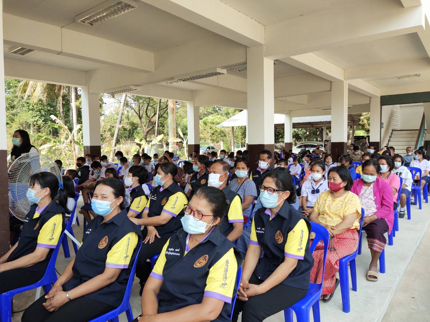 พจ.ยโสธร พจ.ยโสธร ร่วมกิจกรรม “ปันน้ำใจ เพื่อน้องในพื้นที่ห่างไกล” ครั้งที่ 4 เนื่องในวันเด็กแห่งชาติ ประจำปี 2564