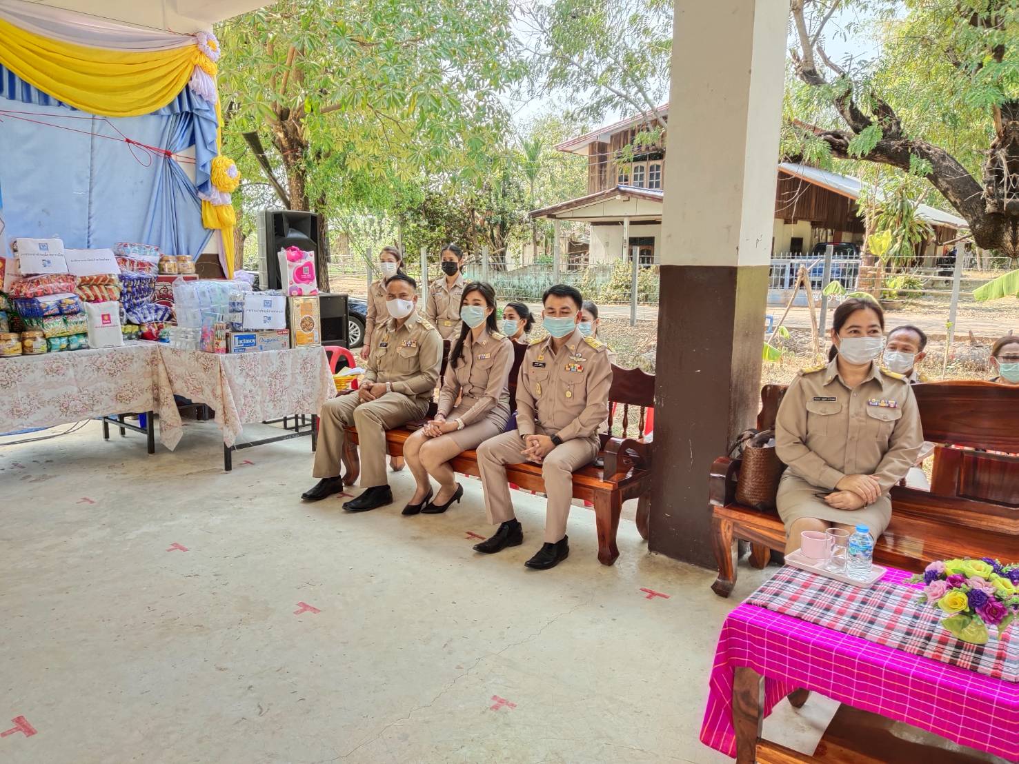 พจ.ยโสธร พจ.ยโสธร ร่วมกิจกรรม “ปันน้ำใจ เพื่อน้องในพื้นที่ห่างไกล” ครั้งที่ 4 เนื่องในวันเด็กแห่งชาติ ประจำปี 2564