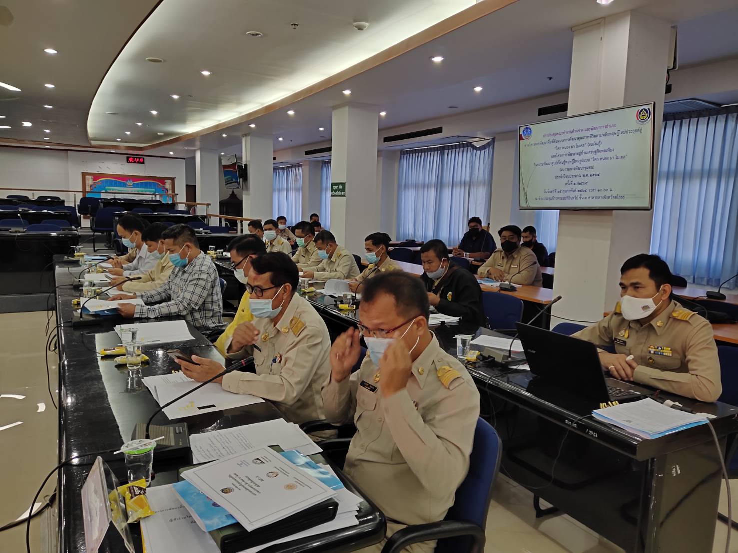 พช.ยโสธร ประชุมคณะทำงานด้านช่างและพัฒนาการอำเภอ  ตามโครงการพัฒนาพื้นที่ต้นแบบการพัฒนาคุณภาพชีวิตตามหลักทฤษฎีใหม่ประยุกต์สู่ “ โคกหนองนาโมเดล”  (งบเงินกู้) และโครงการพัฒนาหมู่บ้านเศรษฐกิจพอเพียง กิจกรรมพัฒนาศูนย์เรียนรู้ทฤษฎีใหม่รูปแบบ “โคกหนองนาโมเดล” (งบกรมการพัฒนาชุมชน) ประจำปีงบประมาณ พ.ศ. 2564 ครั้งที่ 1/2564