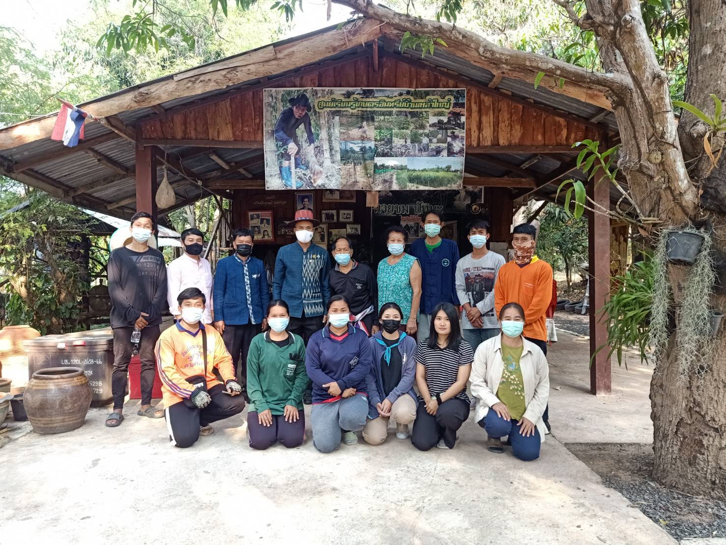 พช.ยโสธร ติดตามการดำเนินงานโครงการพัฒนาพื้นที่ต้นแบบ การพัฒนาคุณภาพชีวิตตามหลักทฤษฎีใหม่ ประยุกต์สู่ “โคก หนอง นา โมเดล” อำเภอมหาชนะชัย