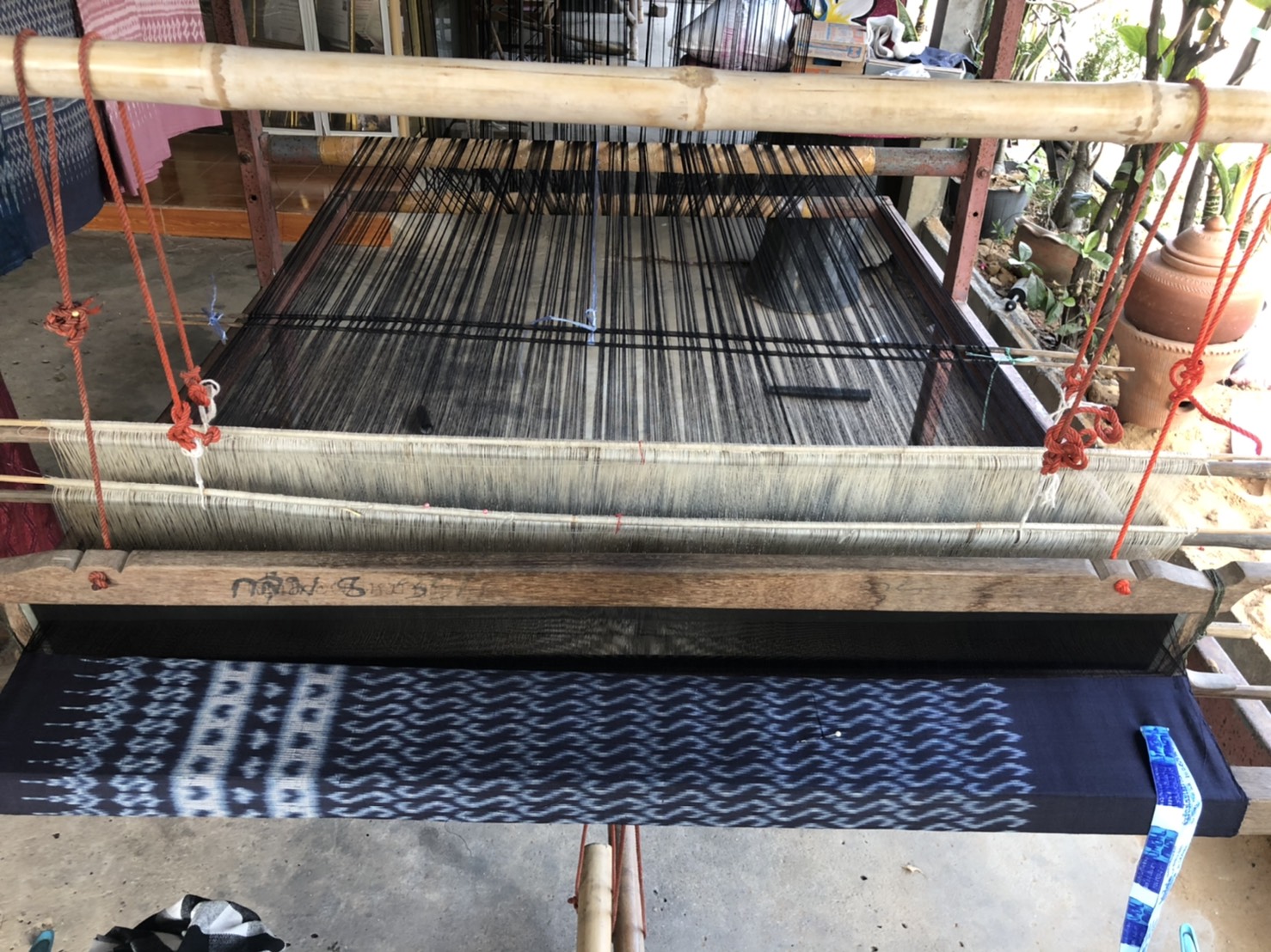 พช.ยโสธร จัดทำสื่อประชาสัมพันธ์ “ผ้ามัดหมี่ลายขอเจ้าฟ้าสิริวัณณวรีฯ”