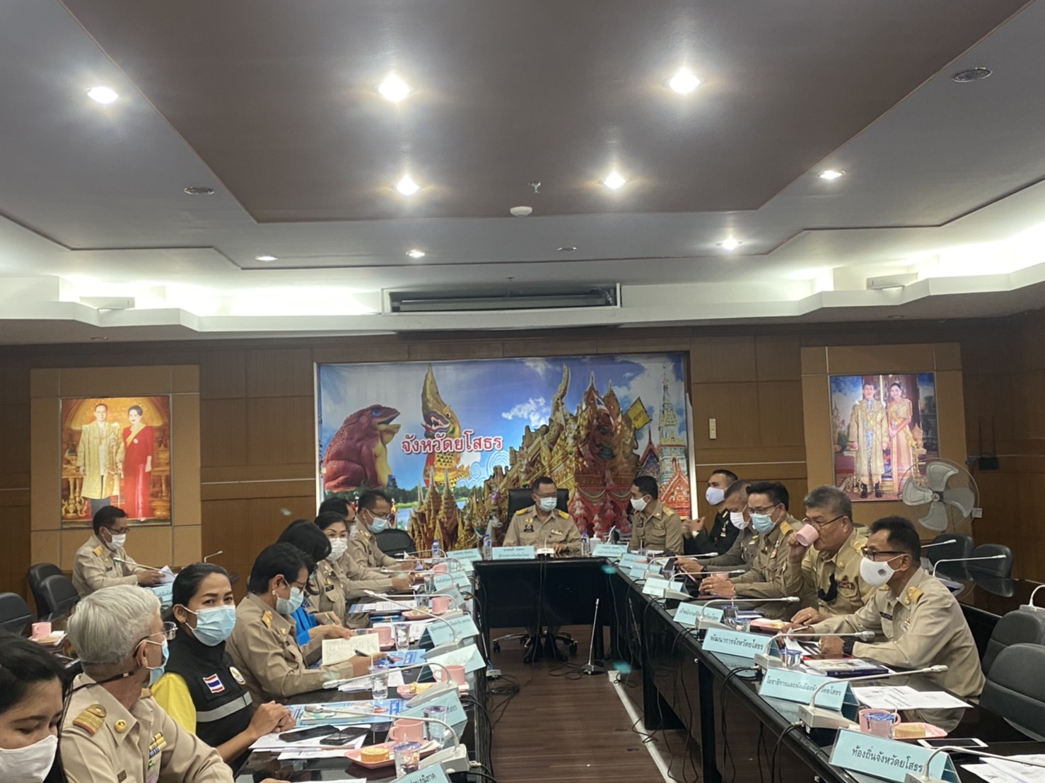 พช.ยโสธร ร่วมรับฟังการประชุมชี้แจงโครงการเราชนะ ผ่านระบบวีดิทัศน์ทางไกล (Video Conference System)