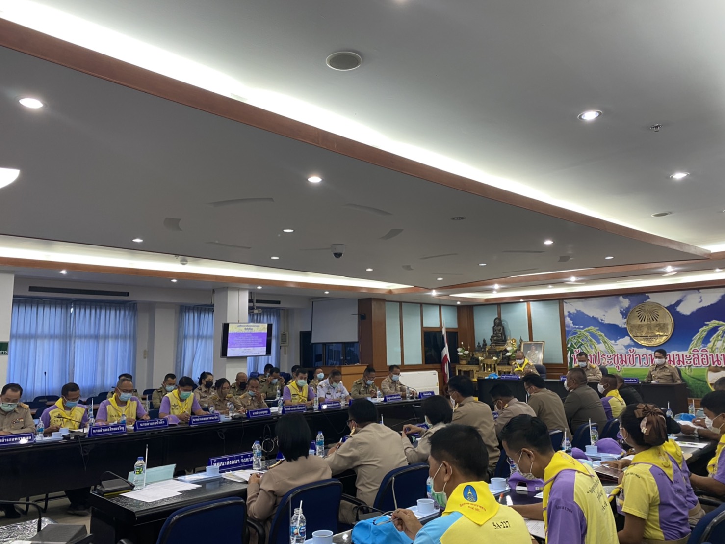 พจ.ยโสธร ร่วมประชุมคณะกรรมการบูรณาการแผนรองรับการช่วยเหลือผู้ที่ได้รับพระราชทานอภัยโทษฯ ระดับจังหวัด และคณะทำงานขับเคลื่อนการติดตามผู้ผ่านการอบรมหลักสูตร โคก หนอง นา แห่งน้ำใจและความหวัง (กรมราชทัณฑ์) จังหวัดยโสธ