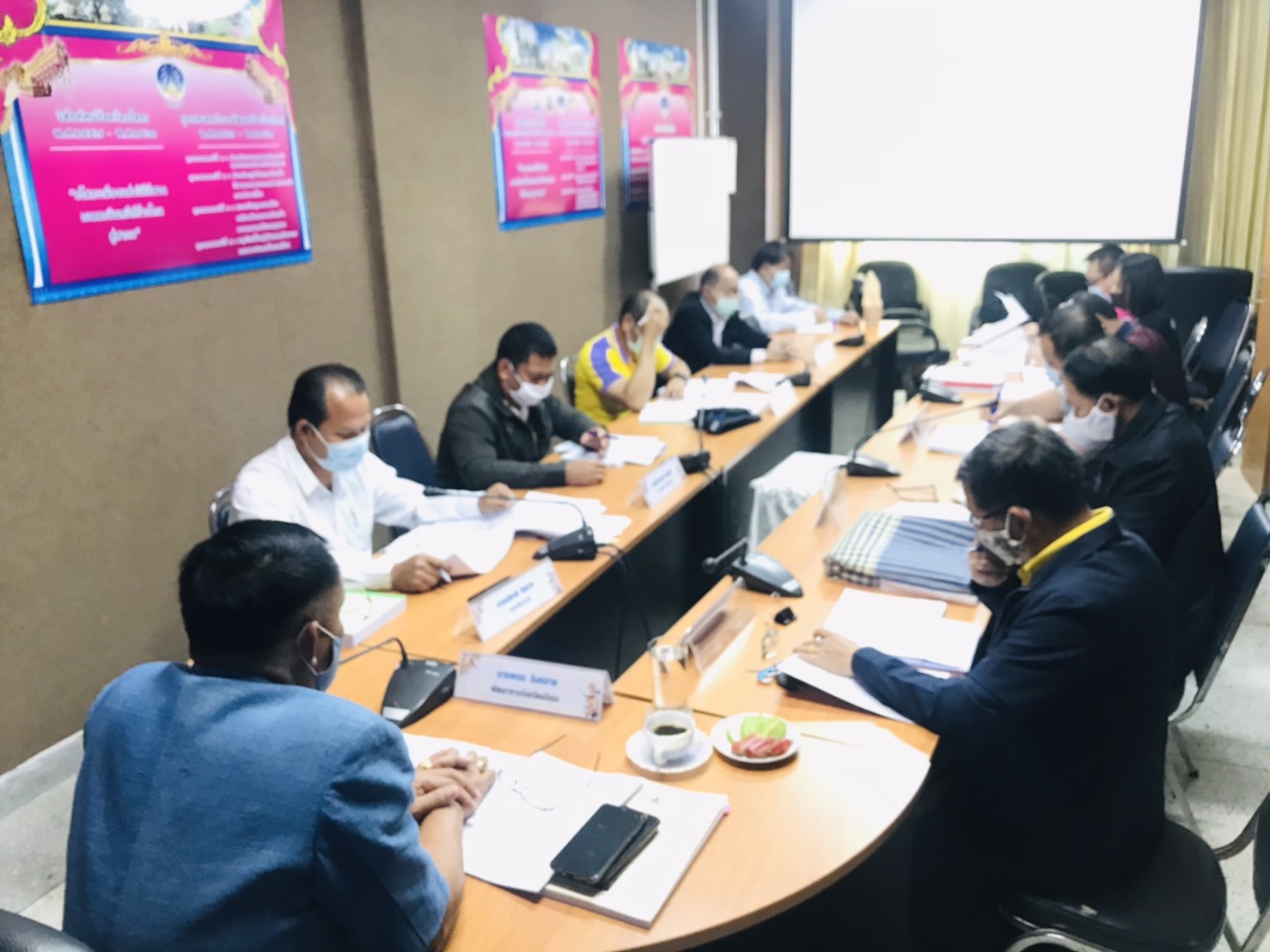 พช.ยโสธร  ประชุมคณะกรรมการกำหนดราคากลางงานก่อสร้างชลประทาน   โครงการพัฒนาพื้นที่ต้นแบบการพัฒนาคุณภาพชีวิตตามหลักทฤษฎีใหม่ประยุกต์สู่  “โคก หนอง นา โมเดล” และโครงการพัฒนาหมู่บ้าน เศรษฐกิจพอเพียง   กิจกรรม การพัฒนาศูนย์เรียนรู้ทฤษฎีใหม่รูปแบบ “โคก หนอง นา โมเดล”