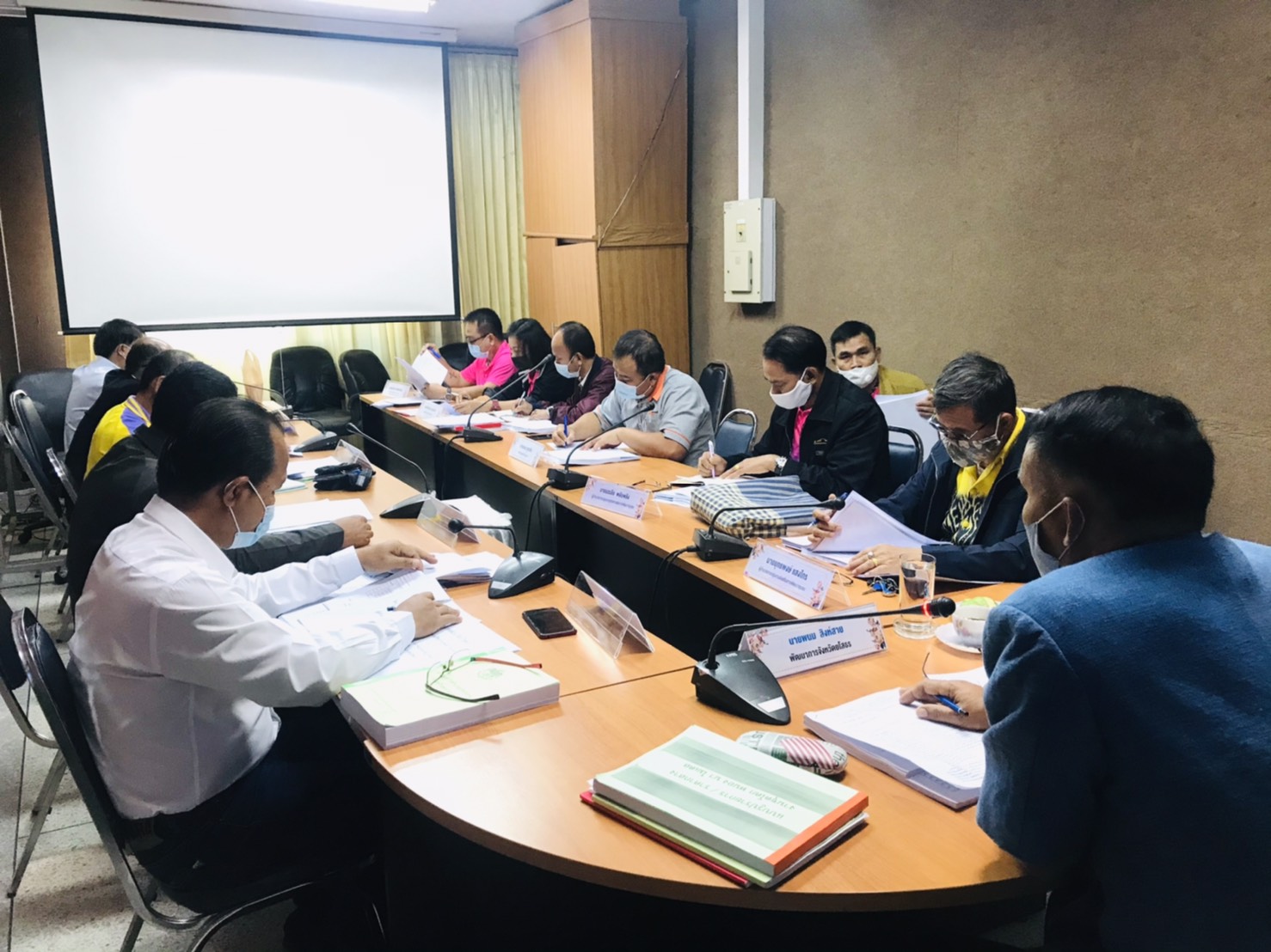 พช.ยโสธร  ประชุมคณะกรรมการกำหนดราคากลางงานก่อสร้างชลประทาน   โครงการพัฒนาพื้นที่ต้นแบบการพัฒนาคุณภาพชีวิตตามหลักทฤษฎีใหม่ประยุกต์สู่  “โคก หนอง นา โมเดล” และโครงการพัฒนาหมู่บ้าน เศรษฐกิจพอเพียง   กิจกรรม การพัฒนาศูนย์เรียนรู้ทฤษฎีใหม่รูปแบบ “โคก หนอง นา โมเดล”