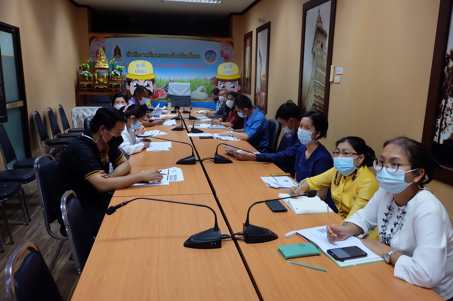 พช.ยโสธร ร่วมประชุมทางไกลผ่าน Video Conference                            เรื่องแนวการทำงานระหว่างส่วนราชการในจังหวัดในการนำธรรมาภิบาลข้อมูลภาครัฐสู่การปฏิบัติ