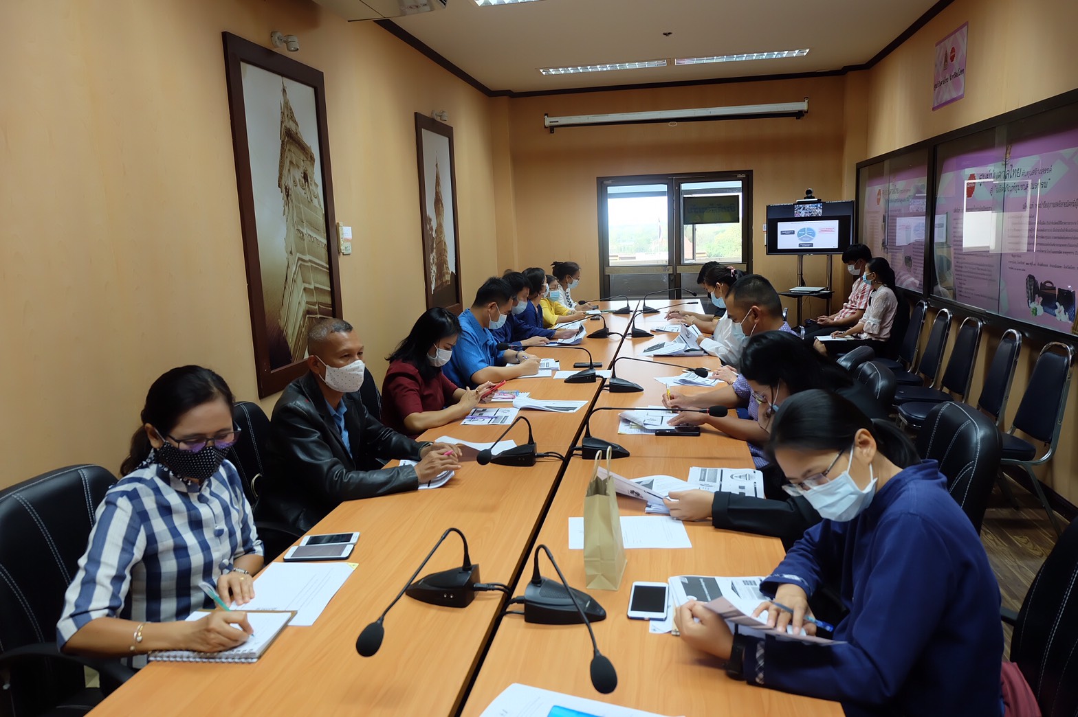 พช.ยโสธร ร่วมประชุมทางไกลผ่าน Video Conference                            เรื่องแนวการทำงานระหว่างส่วนราชการในจังหวัดในการนำธรรมาภิบาลข้อมูลภาครัฐสู่การปฏิบัติ