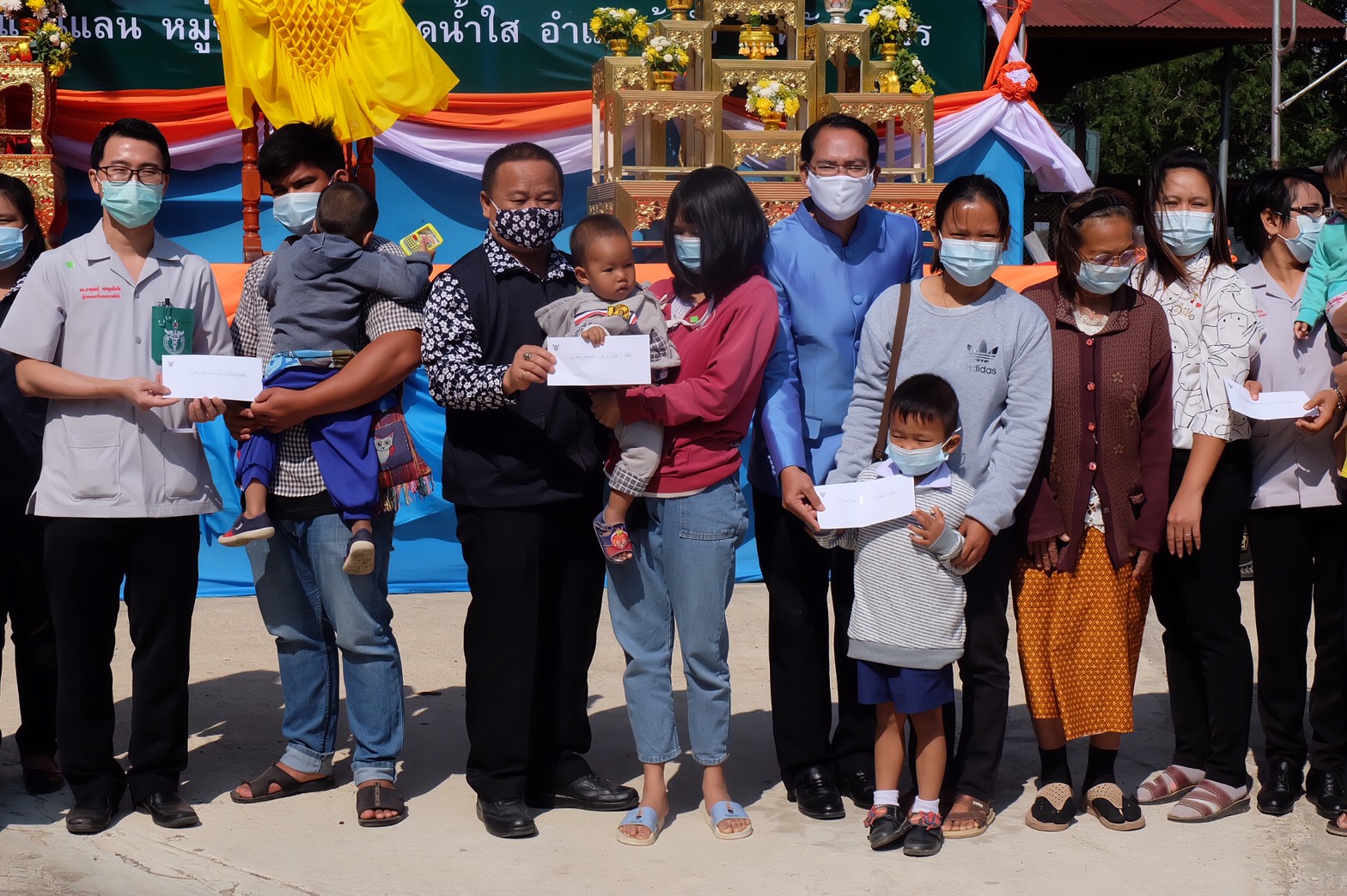 พช.ยโสธร ร่วมกิจกรรมหน่วยแพทย์อาสาสมเด็จพระศรีนครินทราบรมราชชนนี (พอ.สว.)                           ร่วมกับ โครงการจังหวัดเคลื่อนที่ “เพิ่มรอยยิ้ม เติมความสุข ให้คนยโสธร” ครั้งที่ 5 ประจำปีงบประมาณ พ.ศ. 2564 จังหวัดยโสธร