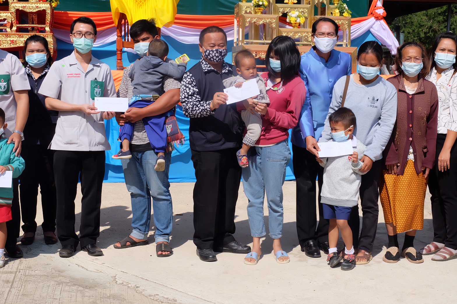 พช.ยโสธร ร่วมกิจกรรมหน่วยแพทย์อาสาสมเด็จพระศรีนครินทราบรมราชชนนี (พอ.สว.)                           ร่วมกับ โครงการจังหวัดเคลื่อนที่ “เพิ่มรอยยิ้ม เติมความสุข ให้คนยโสธร” ครั้งที่ 5 ประจำปีงบประมาณ พ.ศ. 2564 จังหวัดยโสธร