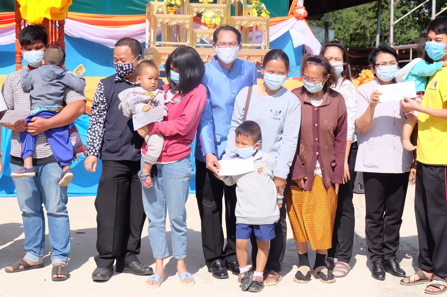 พช.ยโสธร ร่วมกิจกรรมหน่วยแพทย์อาสาสมเด็จพระศรีนครินทราบรมราชชนนี (พอ.สว.)                           ร่วมกับ โครงการจังหวัดเคลื่อนที่ “เพิ่มรอยยิ้ม เติมความสุข ให้คนยโสธร” ครั้งที่ 5 ประจำปีงบประมาณ พ.ศ. 2564 จังหวัดยโสธร