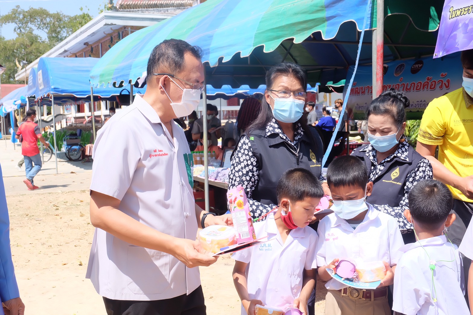 พช.ยโสธร ร่วมกิจกรรมหน่วยแพทย์อาสาสมเด็จพระศรีนครินทราบรมราชชนนี (พอ.สว.)                           ร่วมกับ โครงการจังหวัดเคลื่อนที่ “เพิ่มรอยยิ้ม เติมความสุข ให้คนยโสธร” ครั้งที่ 5 ประจำปีงบประมาณ พ.ศ. 2564 จังหวัดยโสธร