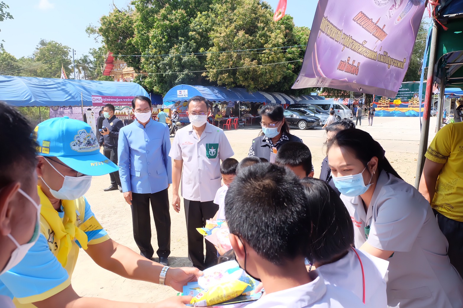 พช.ยโสธร ร่วมกิจกรรมหน่วยแพทย์อาสาสมเด็จพระศรีนครินทราบรมราชชนนี (พอ.สว.)                           ร่วมกับ โครงการจังหวัดเคลื่อนที่ “เพิ่มรอยยิ้ม เติมความสุข ให้คนยโสธร” ครั้งที่ 5 ประจำปีงบประมาณ พ.ศ. 2564 จังหวัดยโสธร