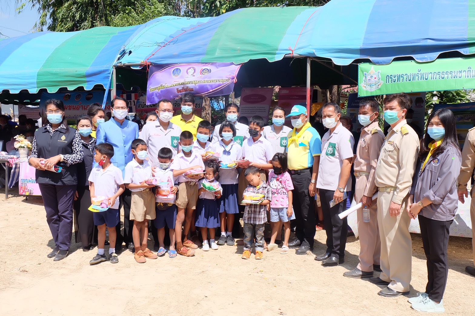 พช.ยโสธร ร่วมกิจกรรมหน่วยแพทย์อาสาสมเด็จพระศรีนครินทราบรมราชชนนี (พอ.สว.)                           ร่วมกับ โครงการจังหวัดเคลื่อนที่ “เพิ่มรอยยิ้ม เติมความสุข ให้คนยโสธร” ครั้งที่ 5 ประจำปีงบประมาณ พ.ศ. 2564 จังหวัดยโสธร