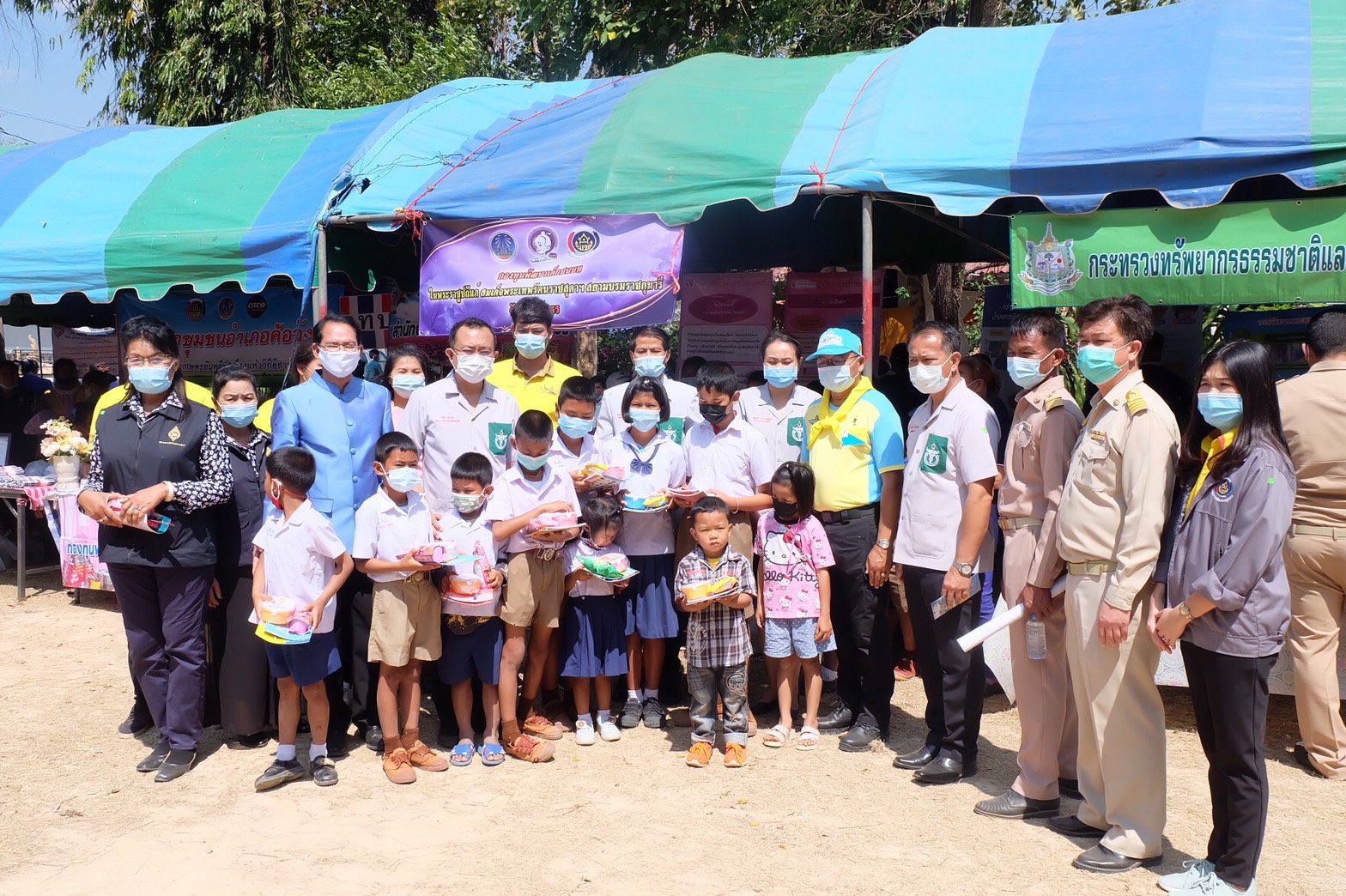 พช.ยโสธร ร่วมกิจกรรมหน่วยแพทย์อาสาสมเด็จพระศรีนครินทราบรมราชชนนี (พอ.สว.)                           ร่วมกับ โครงการจังหวัดเคลื่อนที่ “เพิ่มรอยยิ้ม เติมความสุข ให้คนยโสธร” ครั้งที่ 5 ประจำปีงบประมาณ พ.ศ. 2564 จังหวัดยโสธร