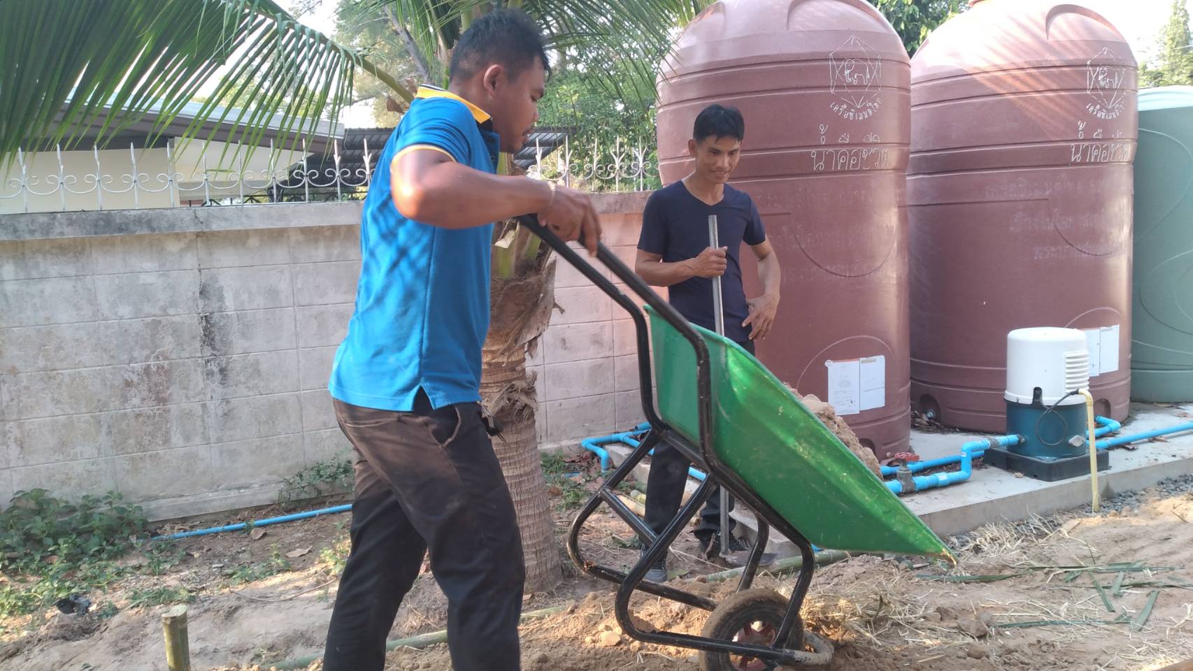 พช.ยโสธร เอามื้อสามัคคีเตรียมพื้นที่ดำเนินการ ตามแนวทางการน้อมนำแนวพระราชดำริ ของสมเด็จพระกนิษฐาธิราชเจ้า กรมสมเด็จพระเทพรัตนราชสุดาฯ สยามบรมราชกุมารี สร้างความ มั่นคงทางอาหาร สู่ปฏิบัติการ 90 วัน ปลูกผักสวนครัวเพื่อสร้างความมั่นคงทางอาหาร รอบ 2