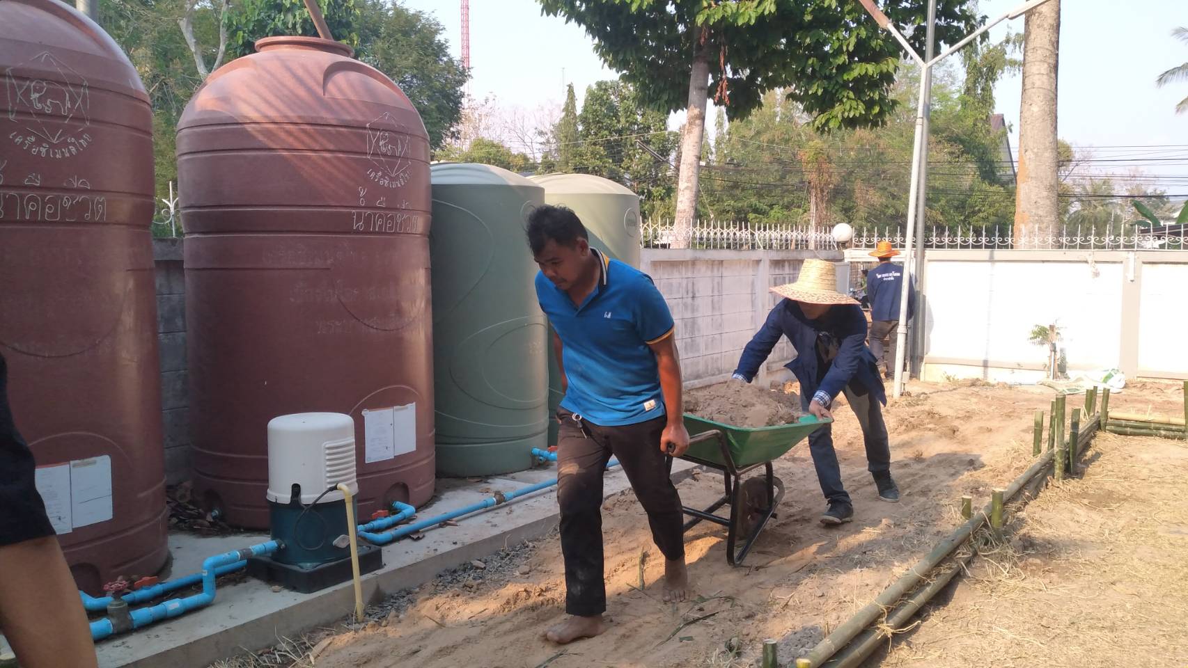 พช.ยโสธร เอามื้อสามัคคีเตรียมพื้นที่ดำเนินการ ตามแนวทางการน้อมนำแนวพระราชดำริ ของสมเด็จพระกนิษฐาธิราชเจ้า กรมสมเด็จพระเทพรัตนราชสุดาฯ สยามบรมราชกุมารี สร้างความ มั่นคงทางอาหาร สู่ปฏิบัติการ 90 วัน ปลูกผักสวนครัวเพื่อสร้างความมั่นคงทางอาหาร รอบ 2