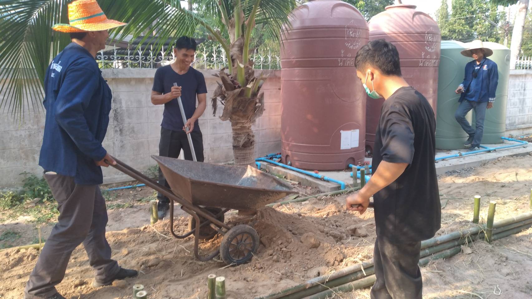 พช.ยโสธร เอามื้อสามัคคีเตรียมพื้นที่ดำเนินการ ตามแนวทางการน้อมนำแนวพระราชดำริ ของสมเด็จพระกนิษฐาธิราชเจ้า กรมสมเด็จพระเทพรัตนราชสุดาฯ สยามบรมราชกุมารี สร้างความ มั่นคงทางอาหาร สู่ปฏิบัติการ 90 วัน ปลูกผักสวนครัวเพื่อสร้างความมั่นคงทางอาหาร รอบ 2