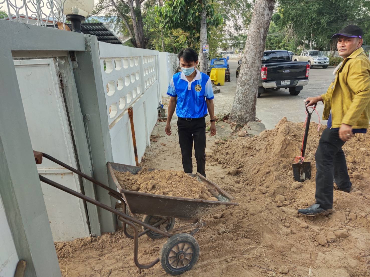 พช.ยโสธร เอามื้อสามัคคีเตรียมพื้นที่ดำเนินการ ตามแนวทางการน้อมนำแนวพระราชดำริ ของสมเด็จพระกนิษฐาธิราชเจ้า กรมสมเด็จพระเทพรัตนราชสุดาฯ สยามบรมราชกุมารี สร้างความ มั่นคงทางอาหาร สู่ปฏิบัติการ 90 วัน ปลูกผักสวนครัวเพื่อสร้างความมั่นคงทางอาหาร รอบ 2