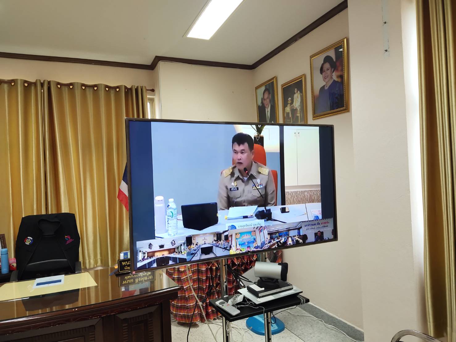 พช.ยโสธร ร่วมประชุมกรมการพัฒนาชุมชน ครั้งที่ 3/2564 ผ่านระบบวีดิทัศน์ทางไกล ( Video Conference) จากห้อง War Room ชั้น 5 กรมการพัฒนาชุมชน …….