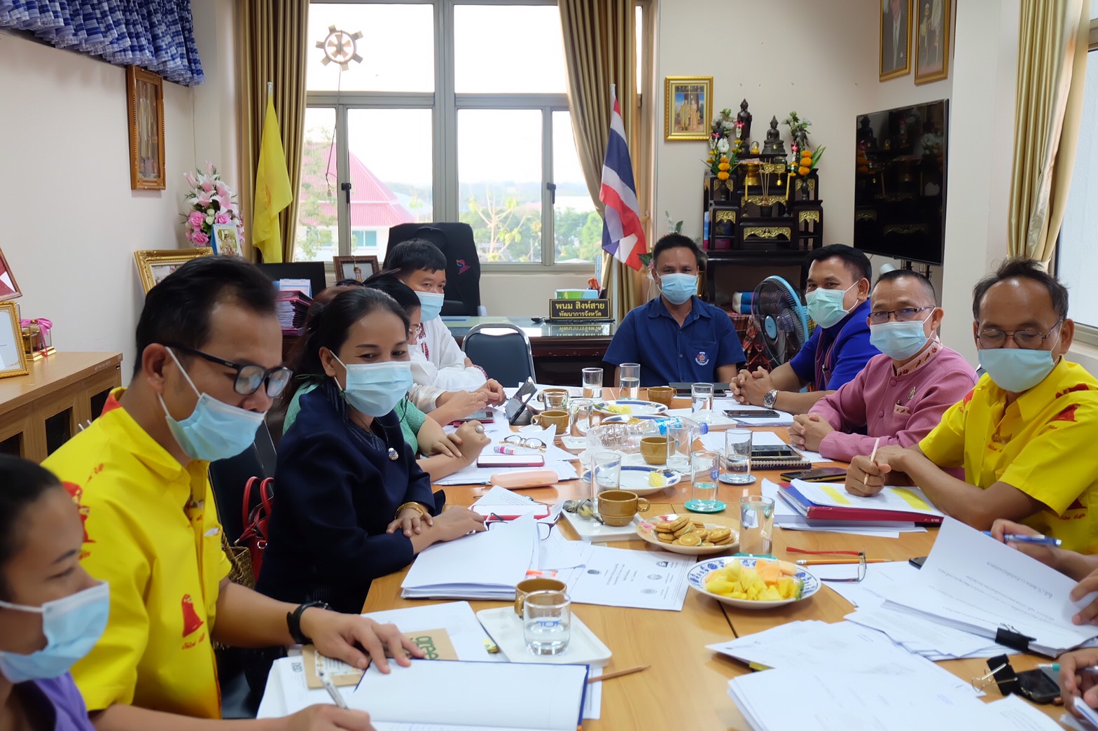 พช.ยโสธร ประชุมคณะกรรมการพิจารณาตรวจกลั่นกรองการดำเนินการงานก่อสร้างชลประทานโครงการพัฒนาพื้นที่ต้นแบบการพัฒนาคุณภาพชีวิตตามหลักทฤษฎีใหม่ ประยุกต์สู่              “โคก หนอง นา โมเดล”  และ โครงการพัฒนาหมู่บ้านเศรษฐกิจพอเพียง กิจกรรม พัฒนาศูนย์เรียนรู้ทฤษฎีใหม่รูปแบบ “โคก หนอง นา โมเดล”