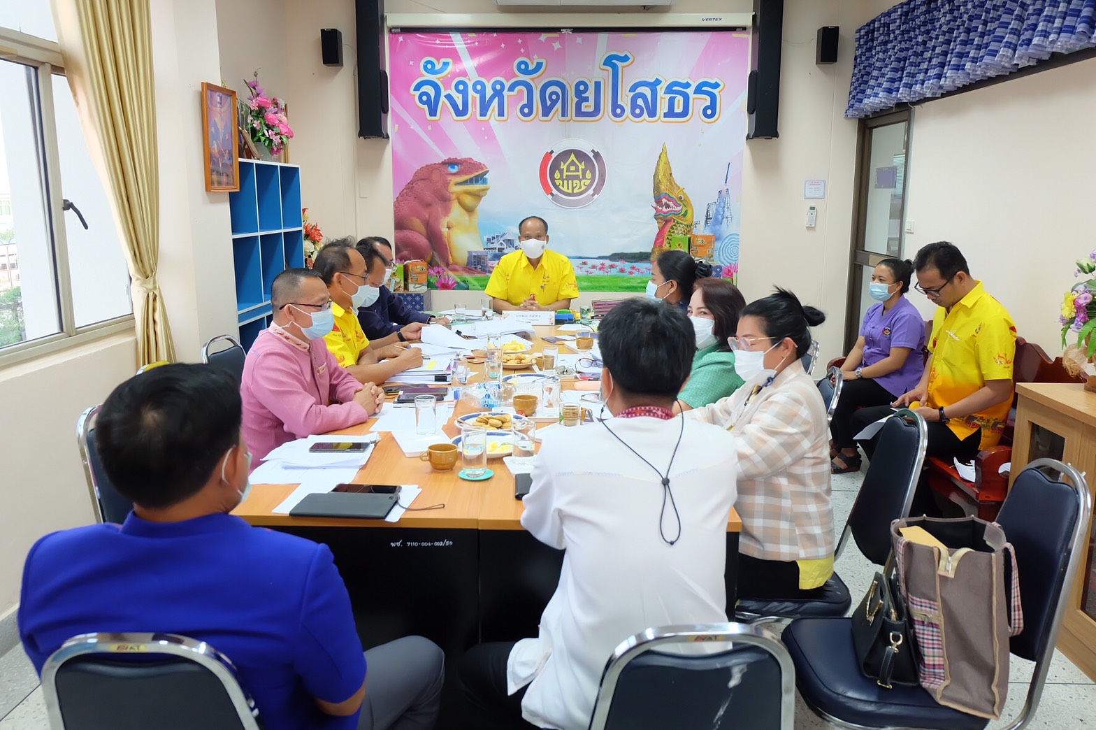 พช.ยโสธร ประชุมคณะกรรมการพิจารณาตรวจกลั่นกรองการดำเนินการงานก่อสร้างชลประทานโครงการพัฒนาพื้นที่ต้นแบบการพัฒนาคุณภาพชีวิตตามหลักทฤษฎีใหม่ ประยุกต์สู่              “โคก หนอง นา โมเดล”  และ โครงการพัฒนาหมู่บ้านเศรษฐกิจพอเพียง กิจกรรม พัฒนาศูนย์เรียนรู้ทฤษฎีใหม่รูปแบบ “โคก หนอง นา โมเดล”