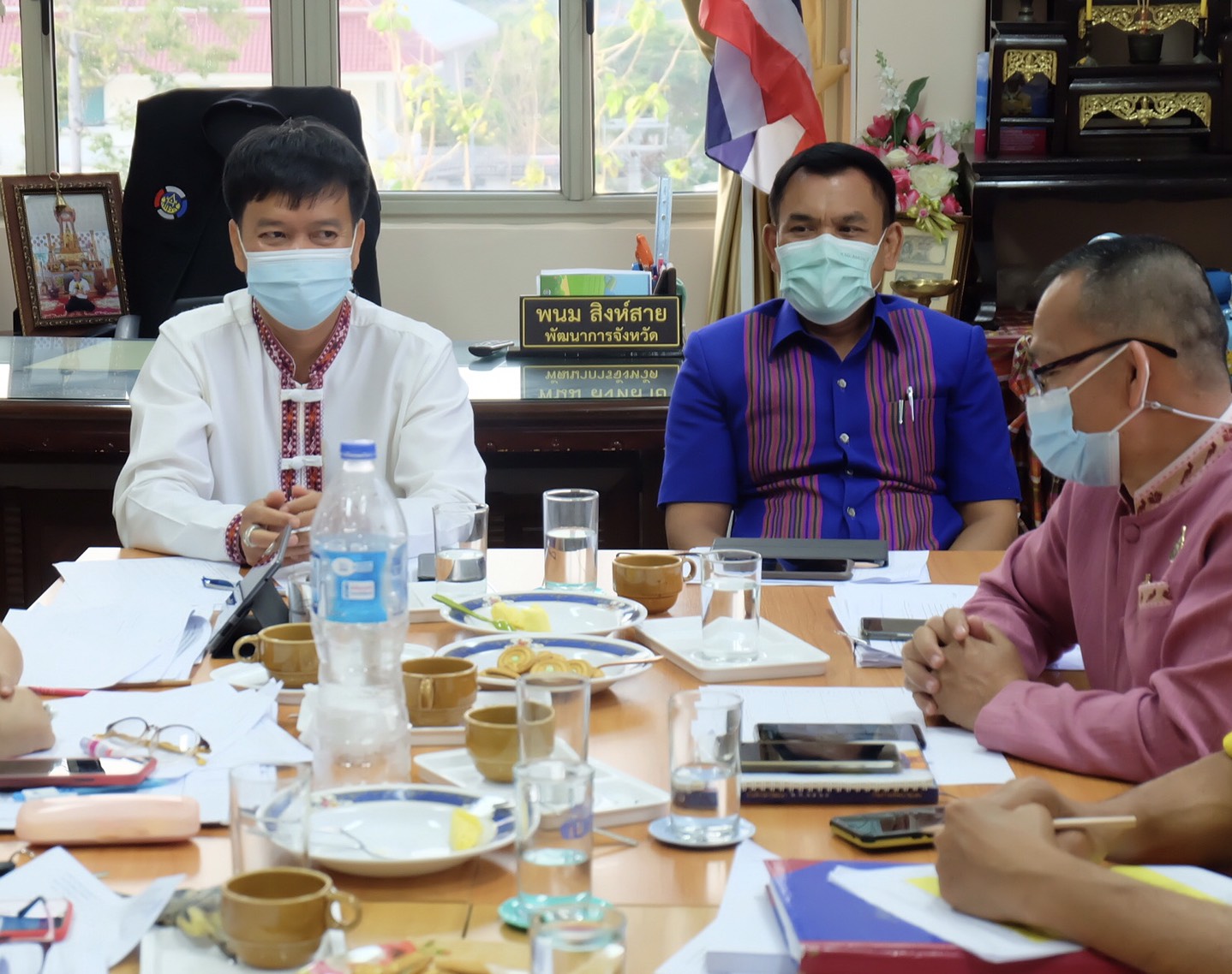 พช.ยโสธร ประชุมคณะกรรมการพิจารณาตรวจกลั่นกรองการดำเนินการงานก่อสร้างชลประทานโครงการพัฒนาพื้นที่ต้นแบบการพัฒนาคุณภาพชีวิตตามหลักทฤษฎีใหม่ ประยุกต์สู่              “โคก หนอง นา โมเดล”  และ โครงการพัฒนาหมู่บ้านเศรษฐกิจพอเพียง กิจกรรม พัฒนาศูนย์เรียนรู้ทฤษฎีใหม่รูปแบบ “โคก หนอง นา โมเดล”