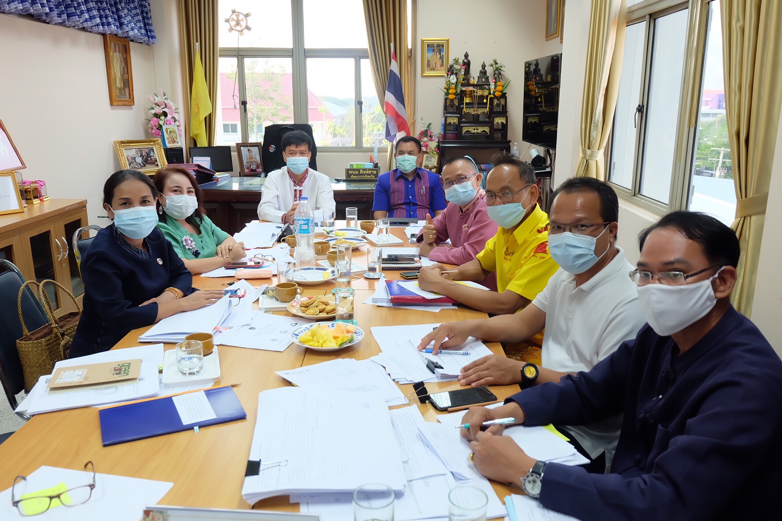 พช.ยโสธร ประชุมคณะกรรมการพิจารณาตรวจกลั่นกรองการดำเนินการงานก่อสร้างชลประทานโครงการพัฒนาพื้นที่ต้นแบบการพัฒนาคุณภาพชีวิตตามหลักทฤษฎีใหม่ ประยุกต์สู่              “โคก หนอง นา โมเดล”  และ โครงการพัฒนาหมู่บ้านเศรษฐกิจพอเพียง กิจกรรม พัฒนาศูนย์เรียนรู้ทฤษฎีใหม่รูปแบบ “โคก หนอง นา โมเดล”