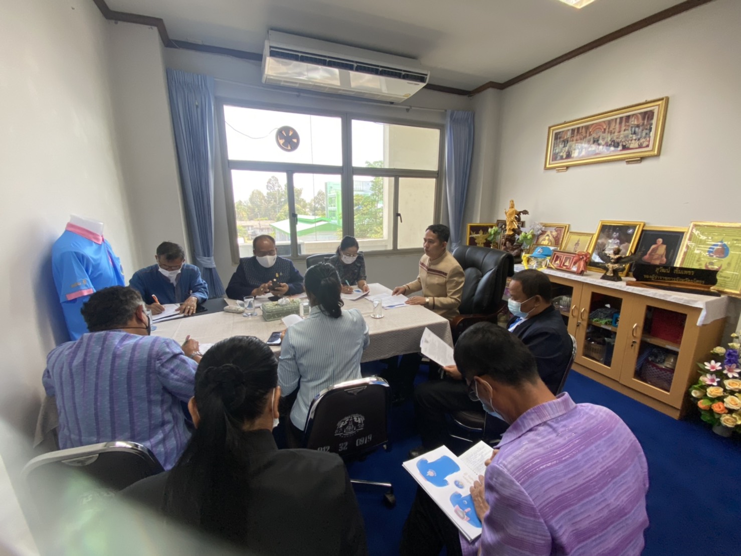วันที่ 24 มีนาคม 2564 เวลา 11.00 น.ณ ห้องประชุมรองผู้ว่าราชการจังหวัดยโสธร  นายสุวัฒน์ เข็มเพชร   รองผู้ว่าราชการจังหวัดยโสธร เป็นประธานการประชุมคณกรรมการจัดทำ จำหน่าย ของที่ระลึก “250 ปี ฮุงเฮืองเมืองยศ”