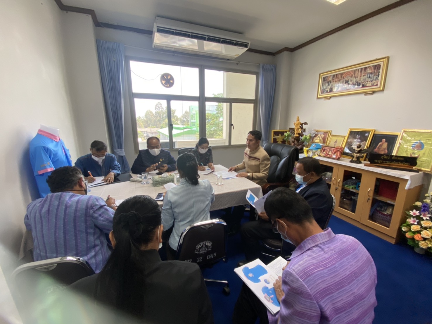 วันที่ 24 มีนาคม 2564 เวลา 11.00 น.ณ ห้องประชุมรองผู้ว่าราชการจังหวัดยโสธร  นายสุวัฒน์ เข็มเพชร   รองผู้ว่าราชการจังหวัดยโสธร เป็นประธานการประชุมคณกรรมการจัดทำ จำหน่าย ของที่ระลึก “250 ปี ฮุงเฮืองเมืองยศ”
