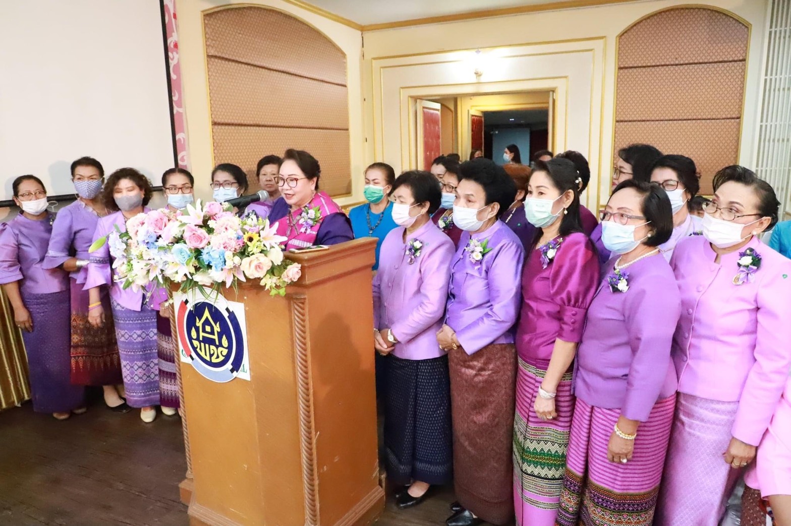 จังหวัดยโสธร จัดงานรวมพลังสตรีศรียโสธร เนื่องในวันสตรีสากล ประจำปี 2564 ยกย่องเชิดชูเกียรติสตรี พร้อมเดินแบบผ้าไทยพื้นเมือง และลงนาม MOU ภาคีเครือข่าย การสวมใส่ผ้าไทย ตามมติคณะรัฐมนตรี